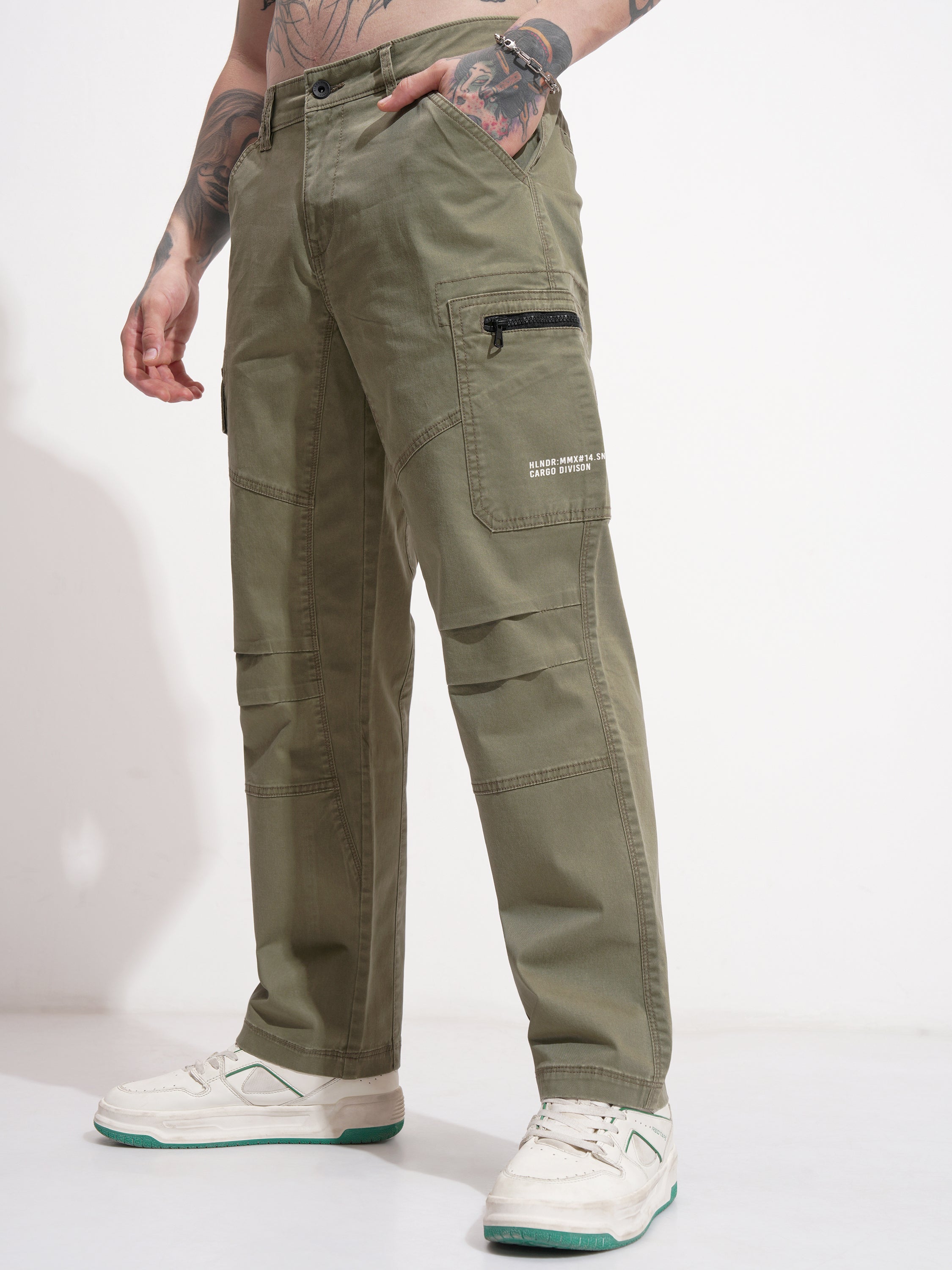 Highlander Men Olive Relaxed Fit Solid Cargo - Olive - Image 4