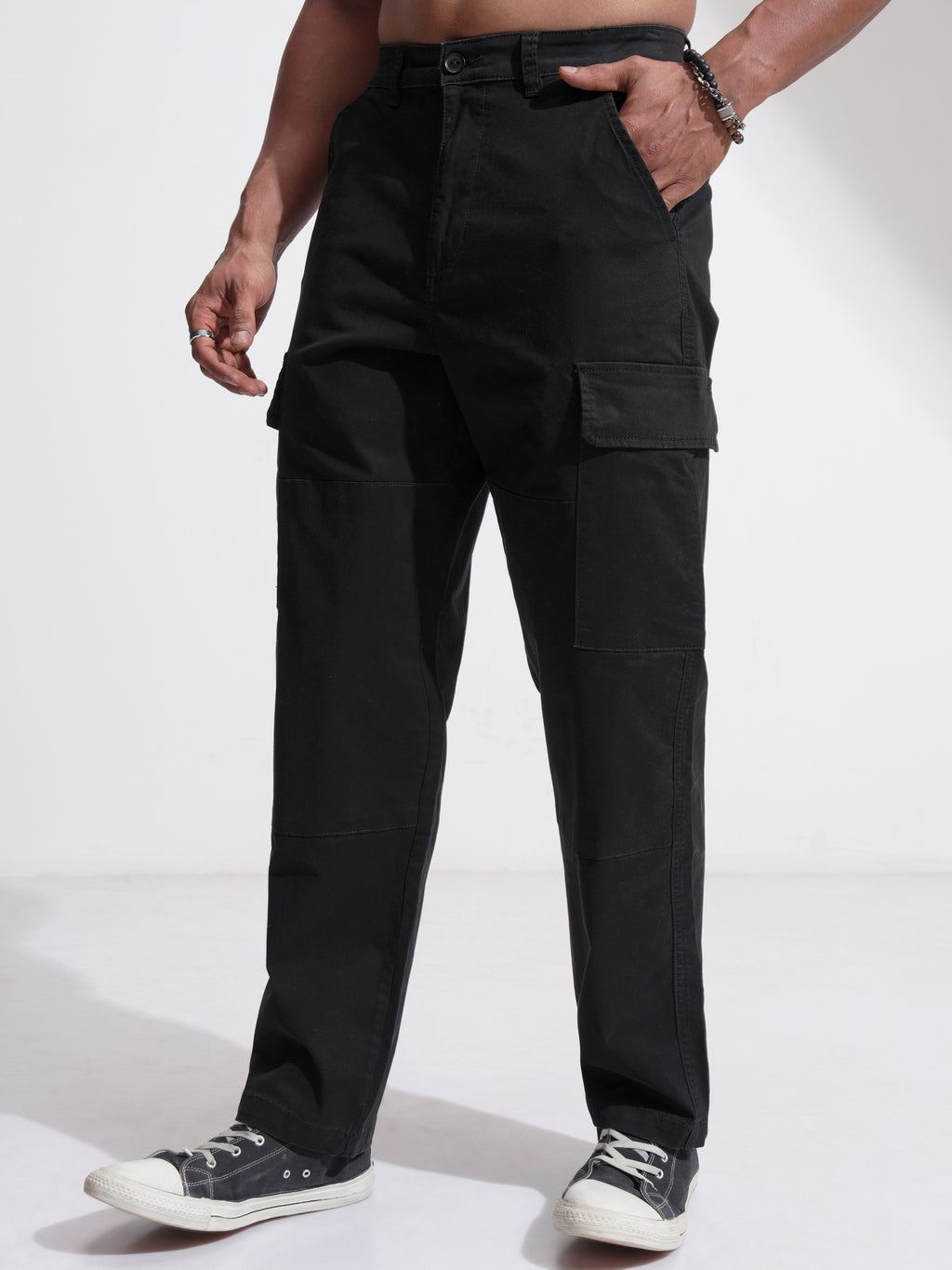 Highlander Men Black Regular Fit Solid Cargo - Black - Image 4