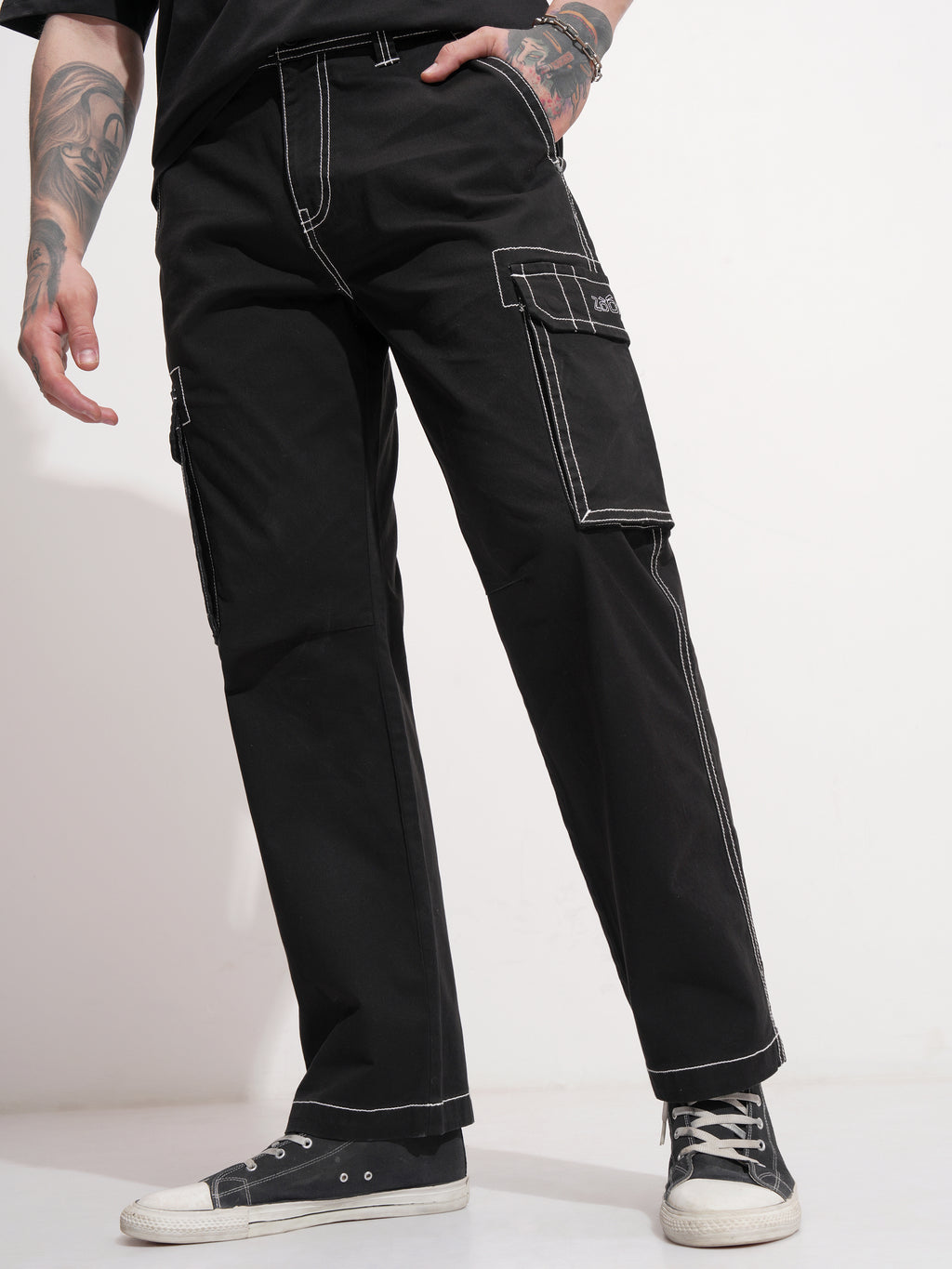 Highlander Men Black Regular Fit Solid Cargo - Black - Image 4