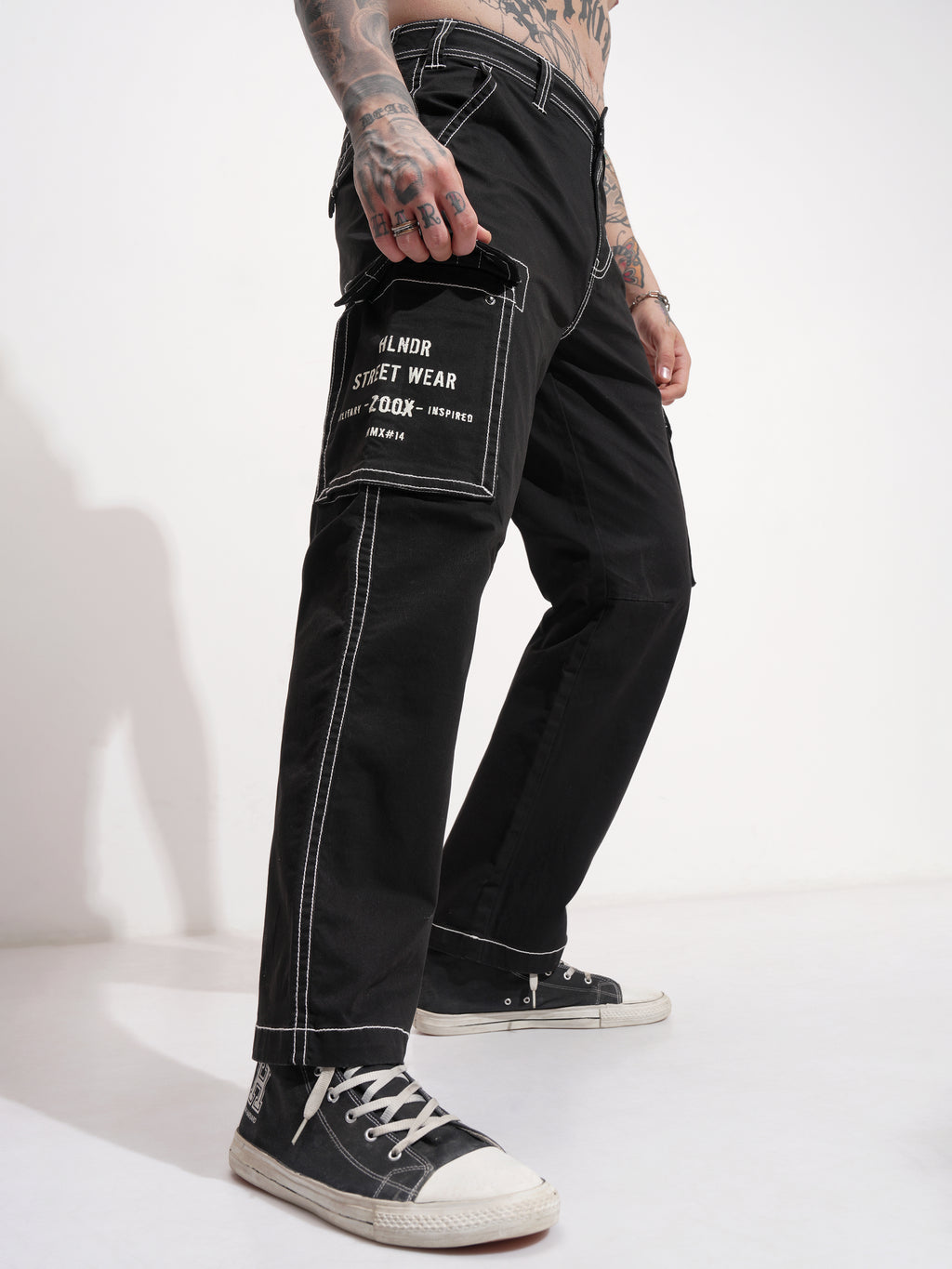 Highlander Men Black Regular Fit Solid Cargo - Black - Image 6