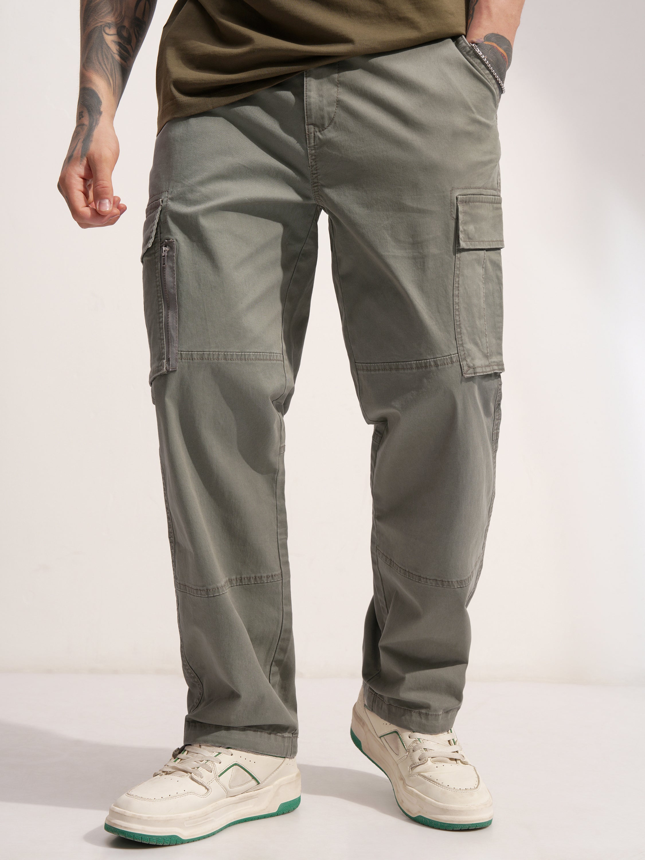 Highlander Men Olive Relaxed Fit Solid Cargo - Olive - Image 1