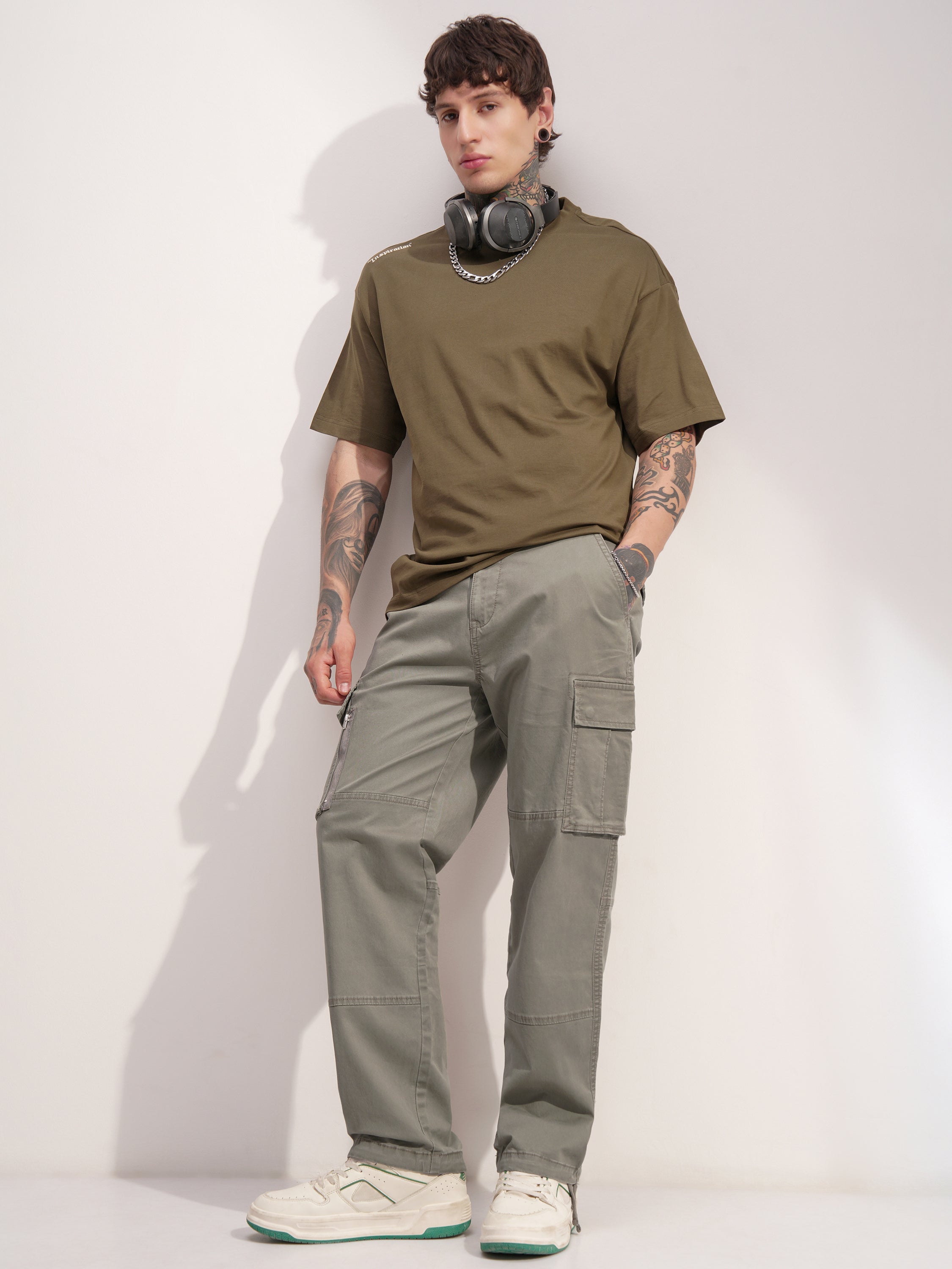 Highlander Men Olive Relaxed Fit Solid Cargo - Olive - Image 2