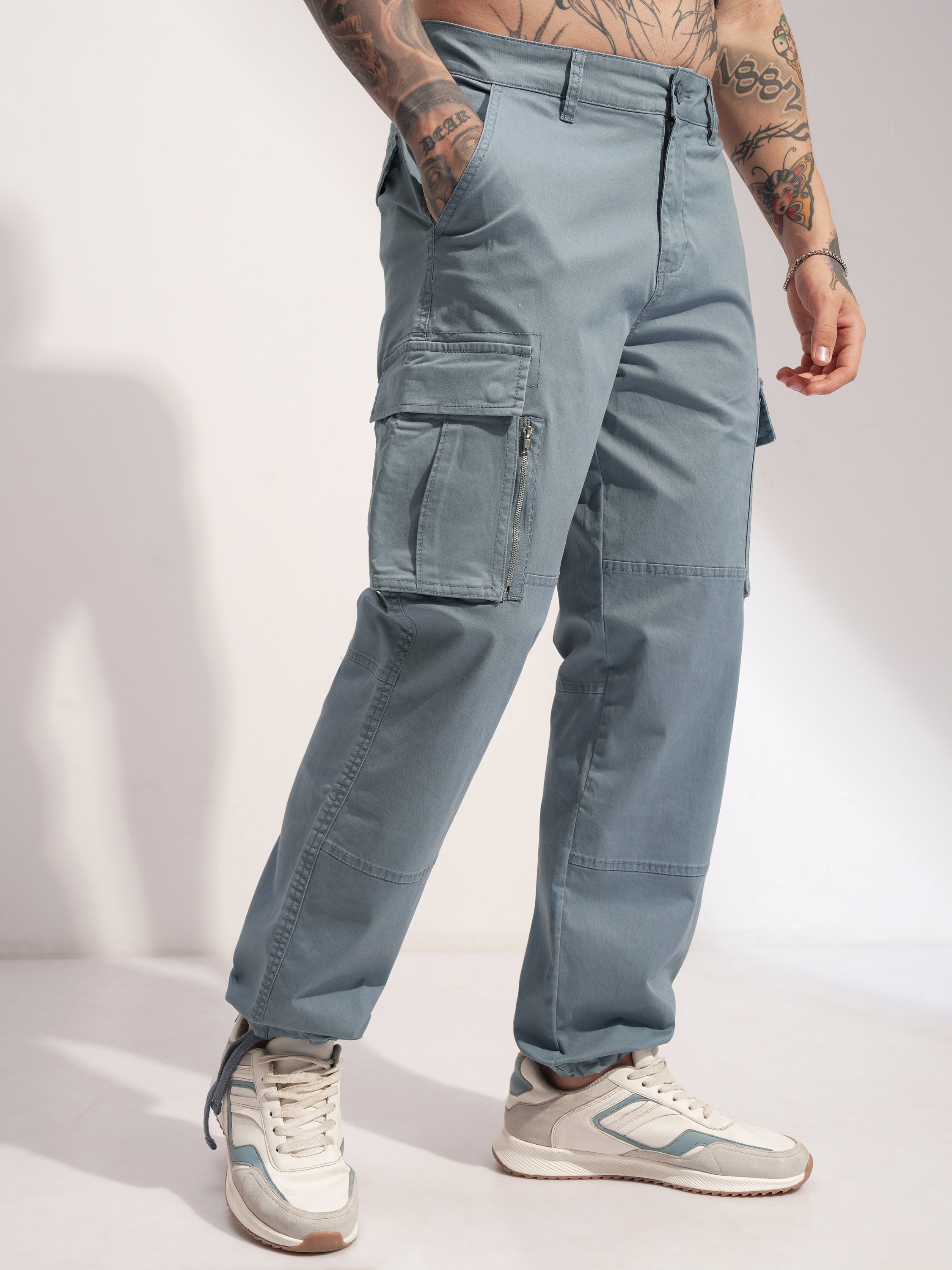 Highlander Men Grey Relaxed Fit Solid Cargo - Grey - Image 1