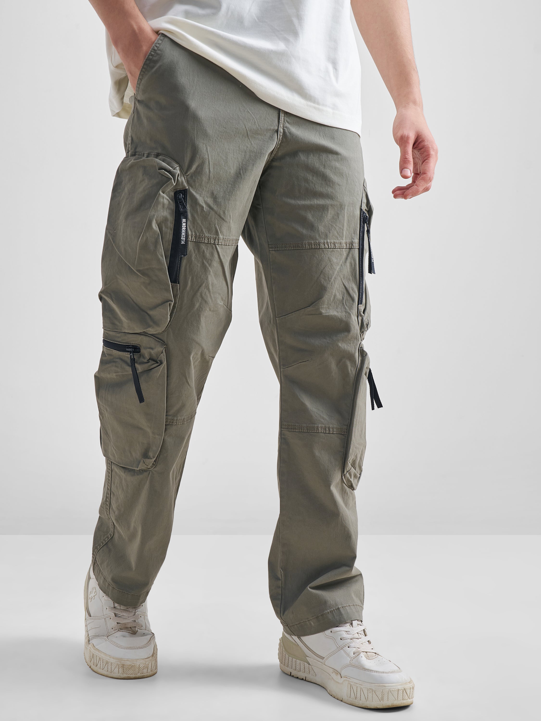 Highlander Men Green Relaxed Fit Solid Cargos - Green - Image 6