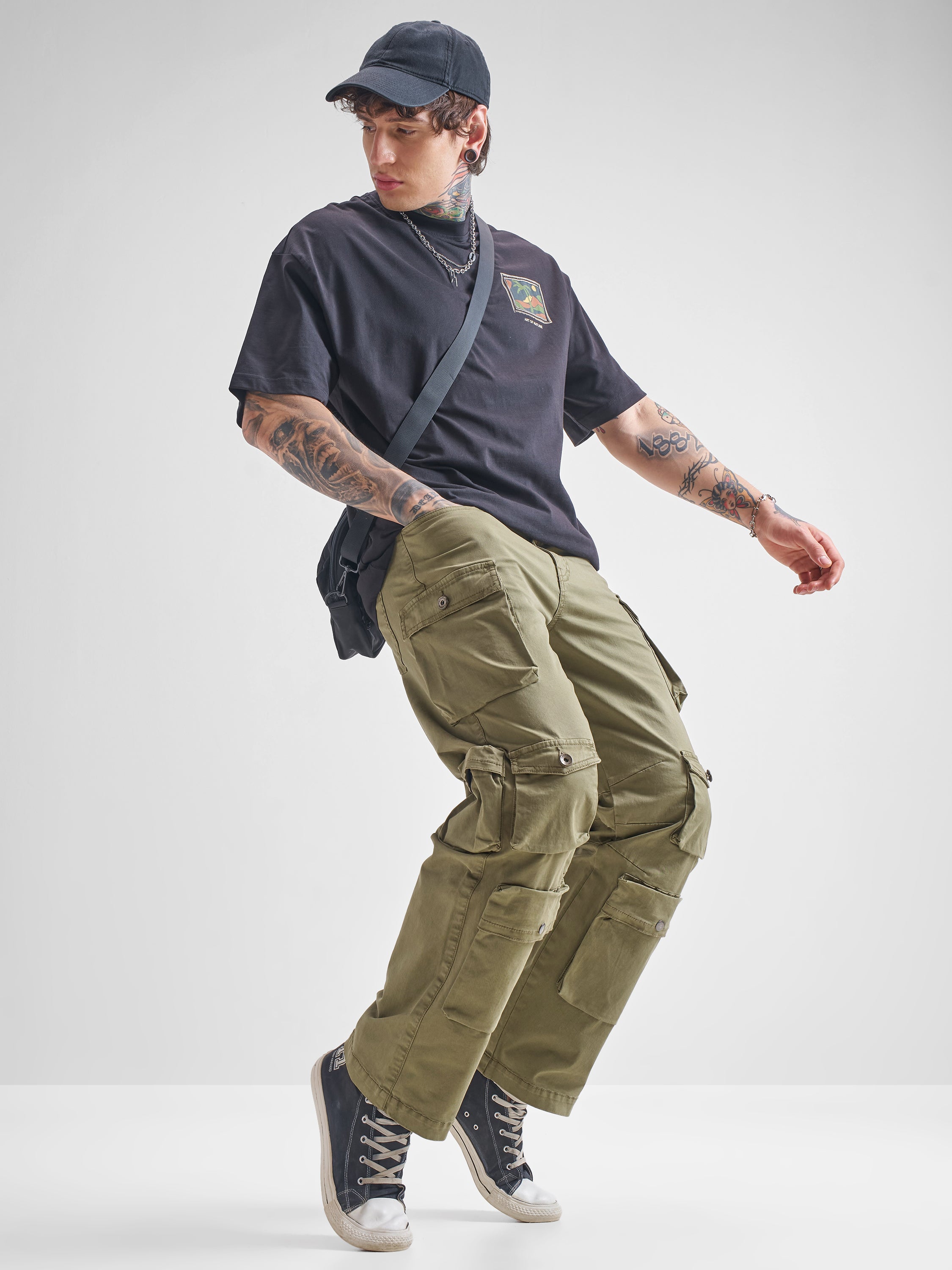 Highlander Men Green Relaxed Fit Solid Cargos - Green - Image 2