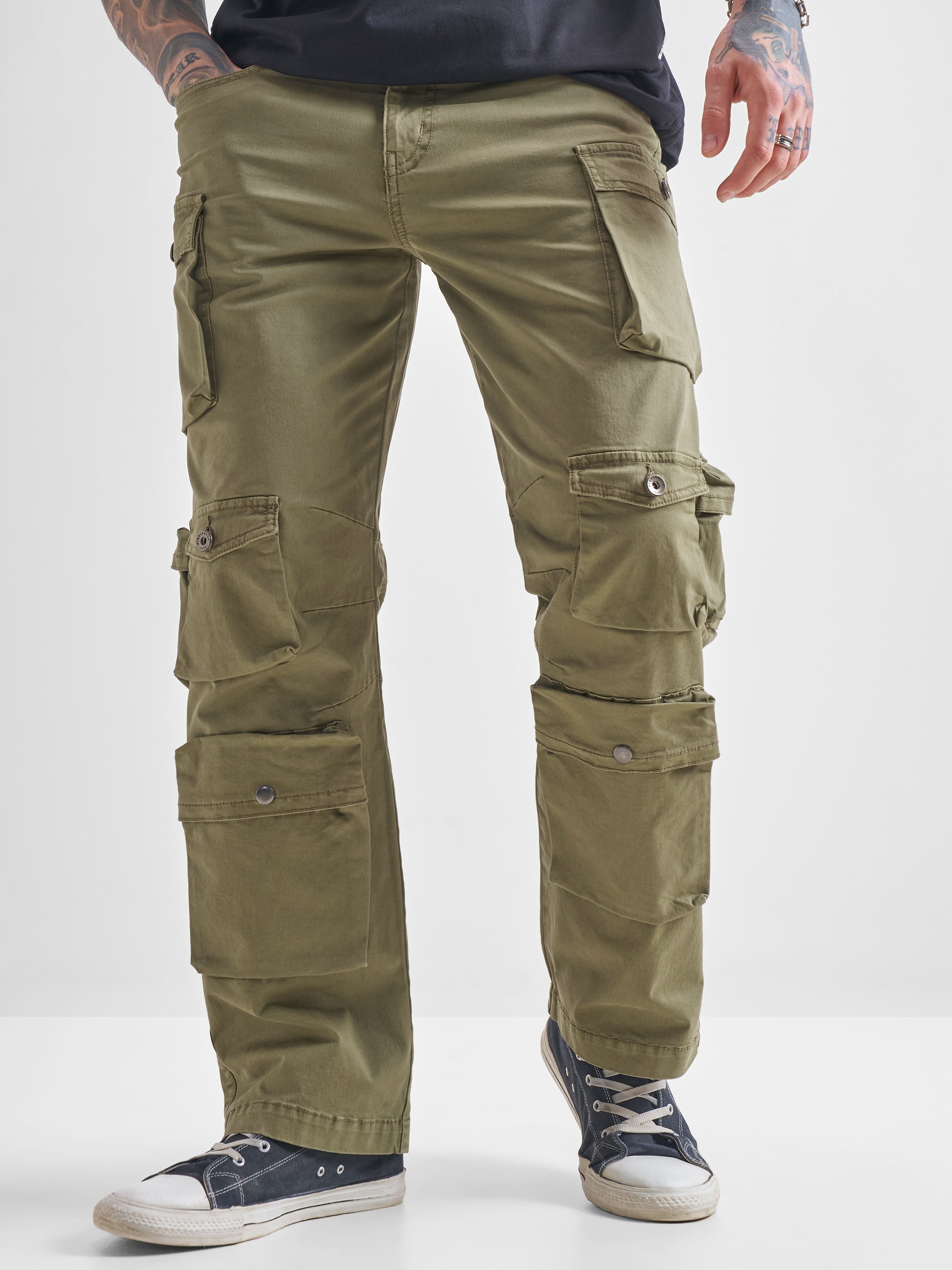 Highlander Men Green Relaxed Fit Solid Cargos - Green - Image 6