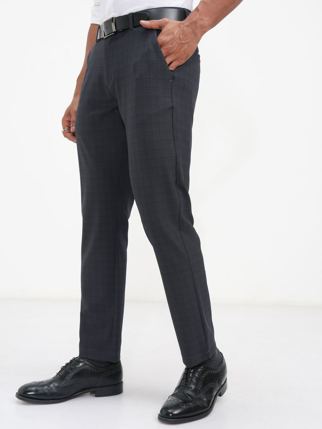 Highlander Men Grey Slim Fit Checked Casual Trouser - Grey - Image 4