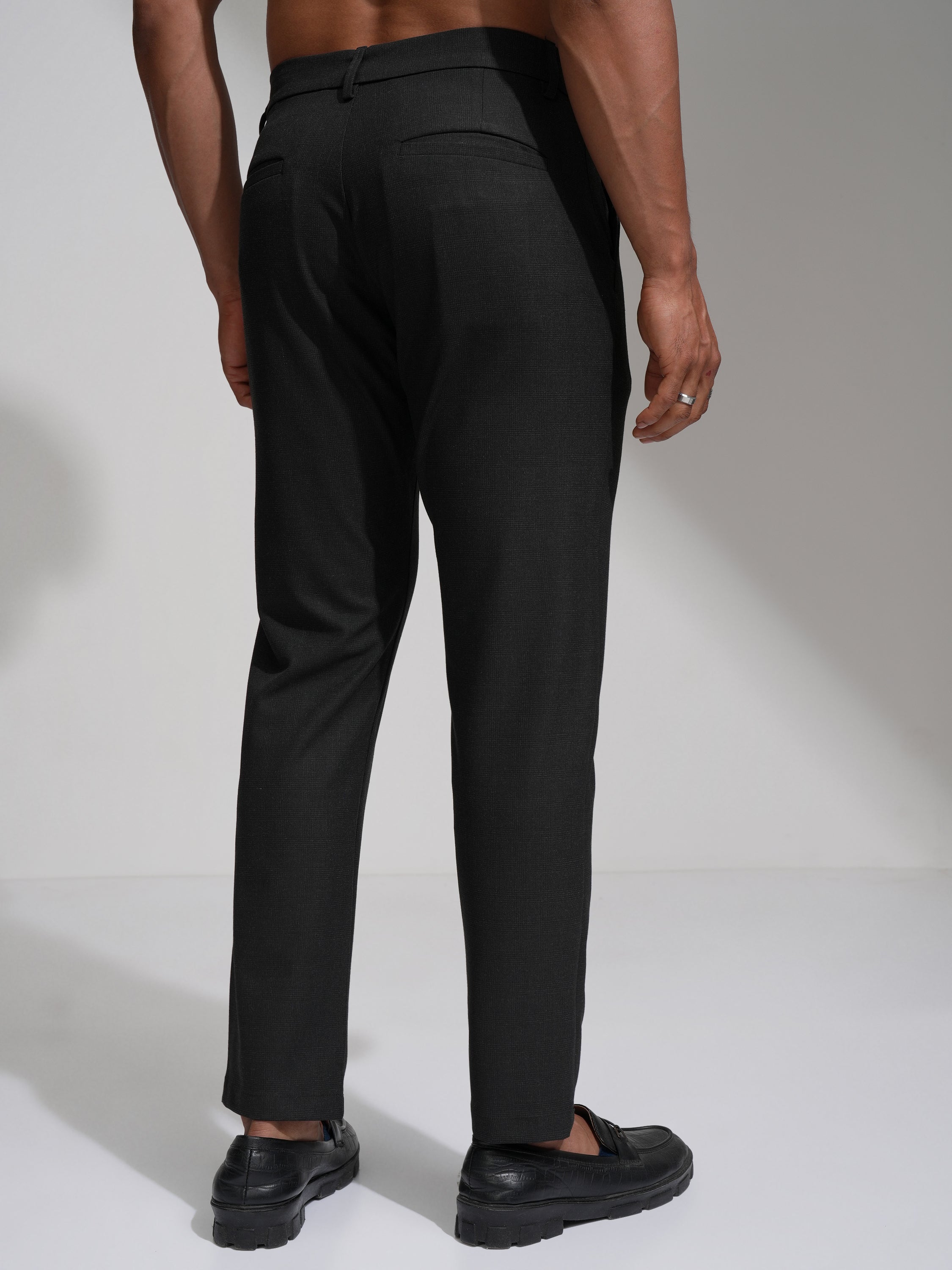 Highlander Men Black Slim Fit Solid Casual Trouser - Black - Image 3