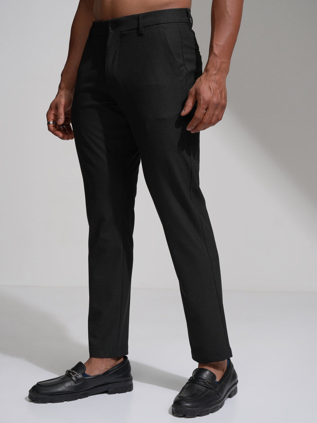 Highlander Men Black Slim Fit Solid Casual Trouser - Black - Image 4