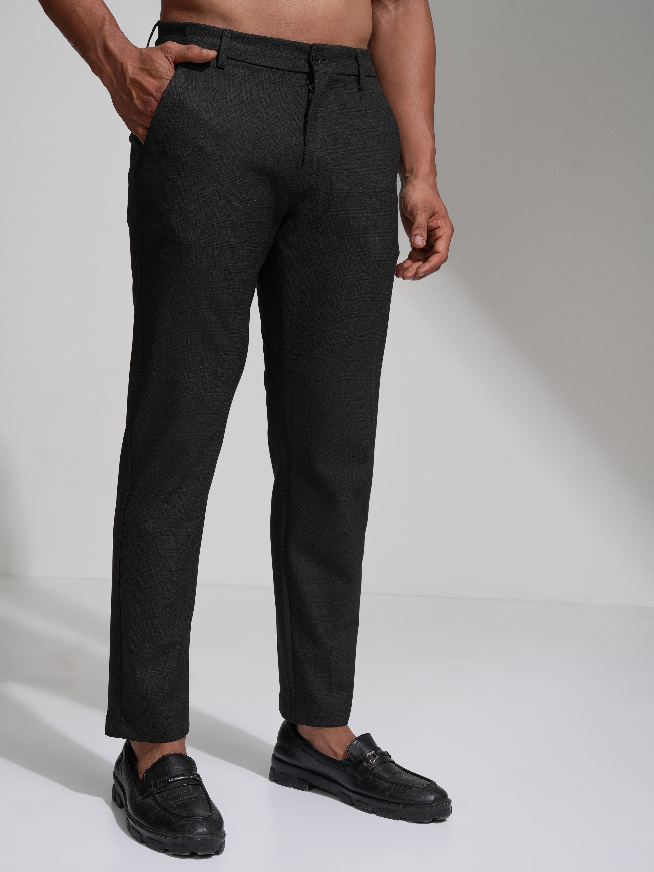Highlander Men Black Slim Fit Solid Casual Trouser - Black - Image 6