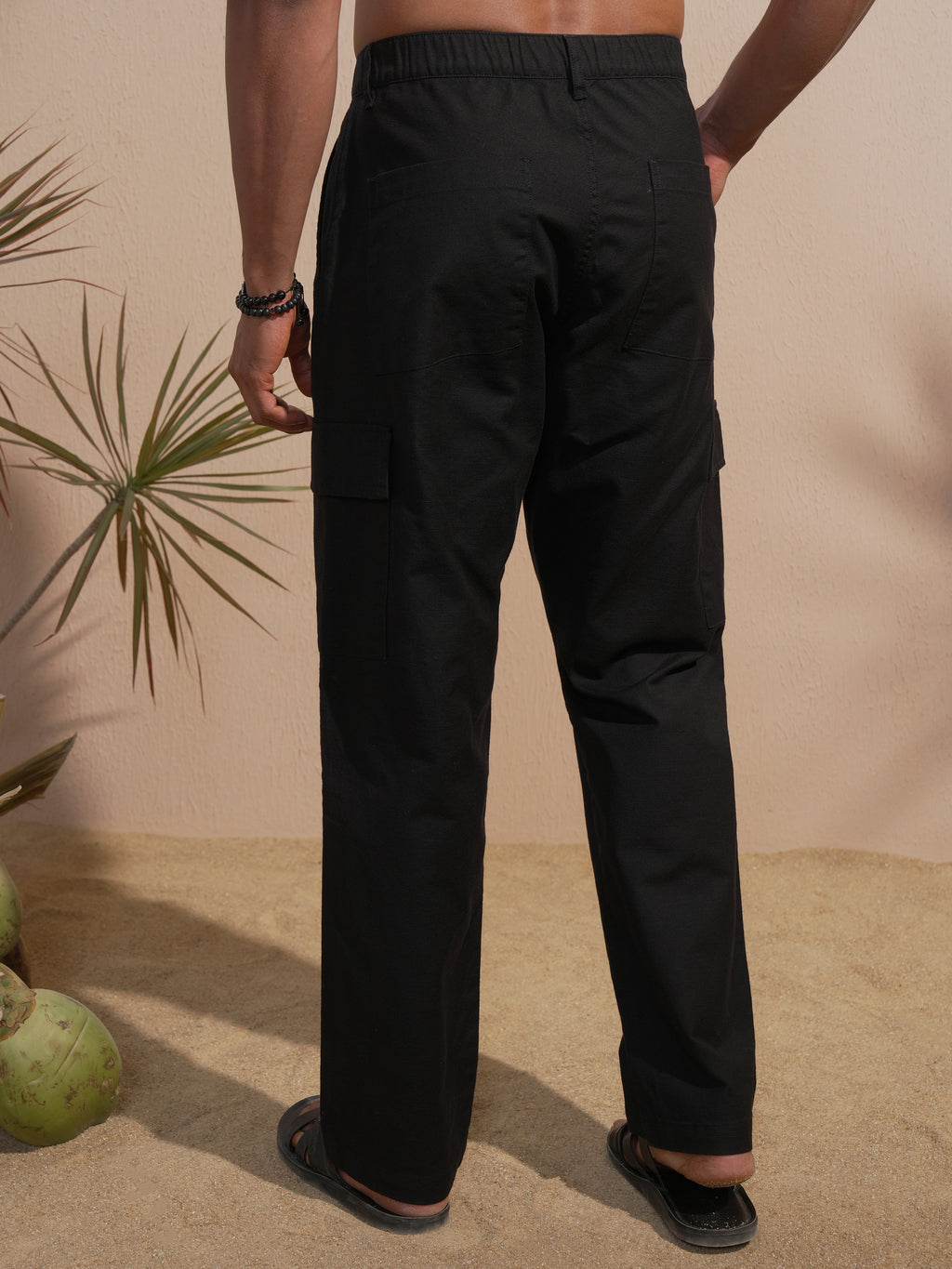 Highlander Men Black Relaxed Fit Solid Cargo - Black - Image 3