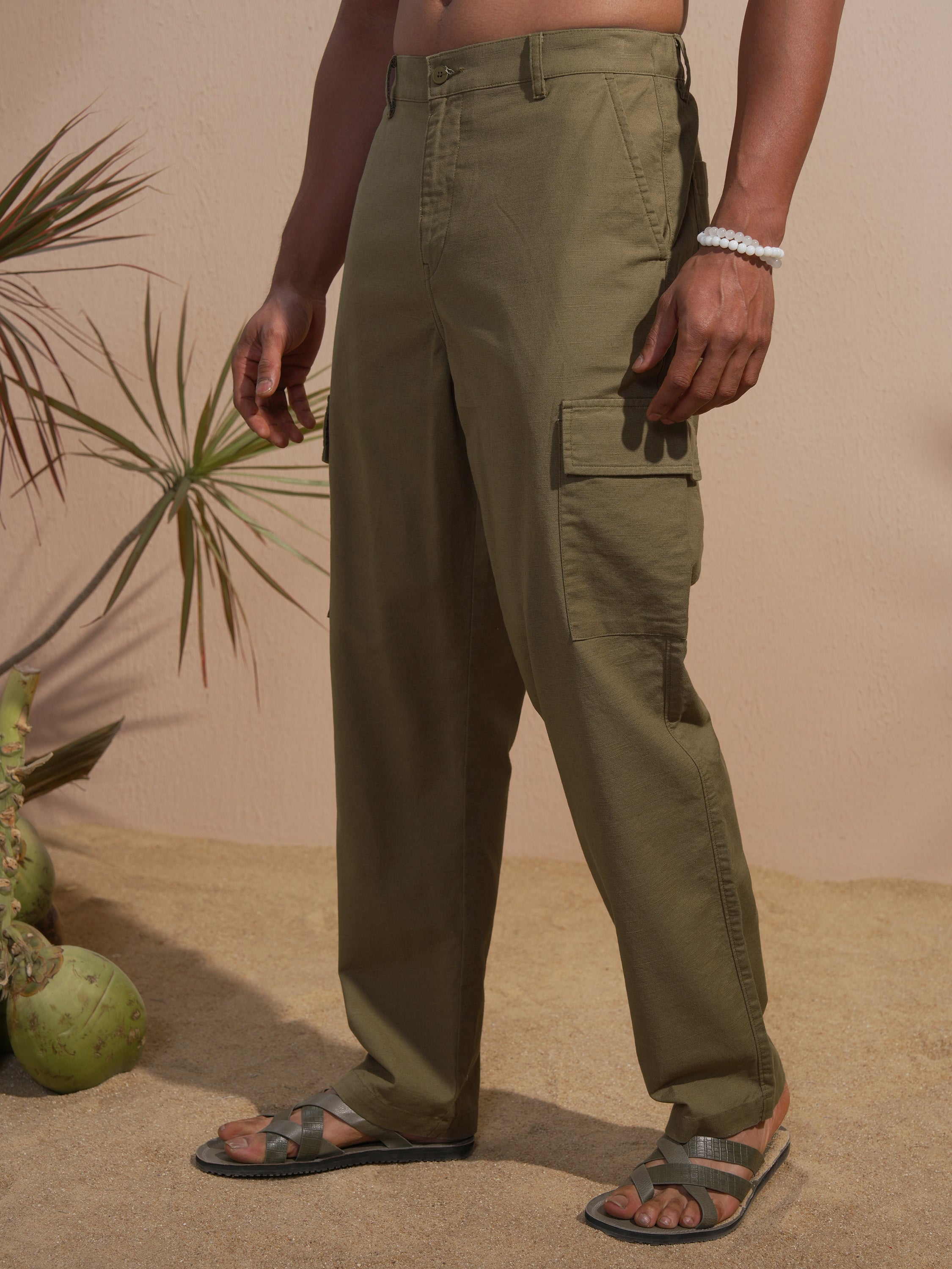 Highlander Men Olive Relaxed Fit Solid Cargo - Olive - Image 4