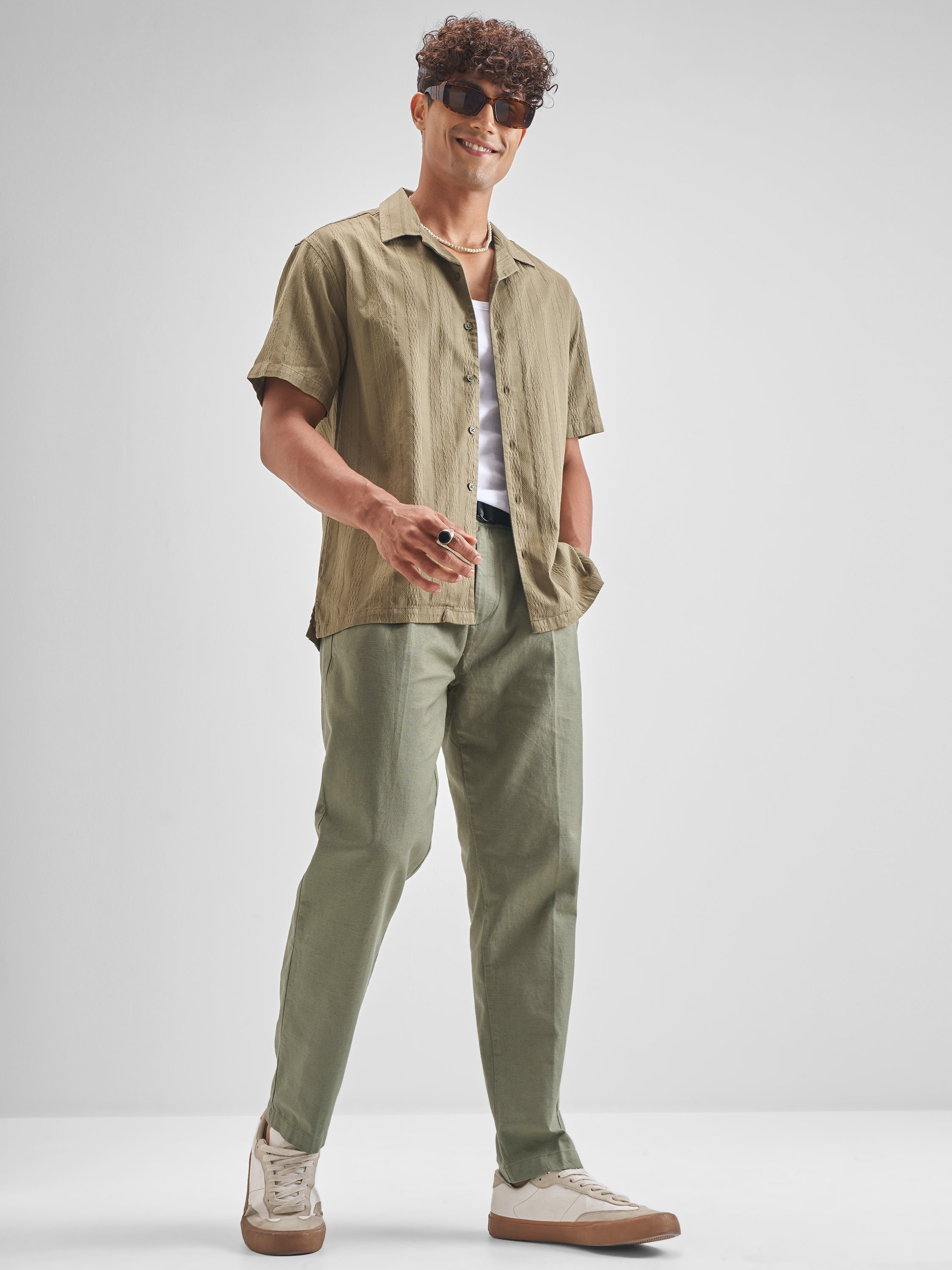 Highlander Men Green Relaxed Fit Solid Regular Trouser - Green - Image 2