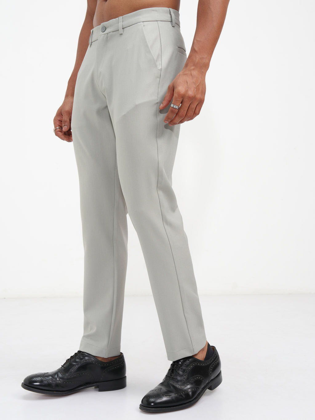 Highlander Men Grey Slim Fit Solid Casual Trouser - Grey - Image 4
