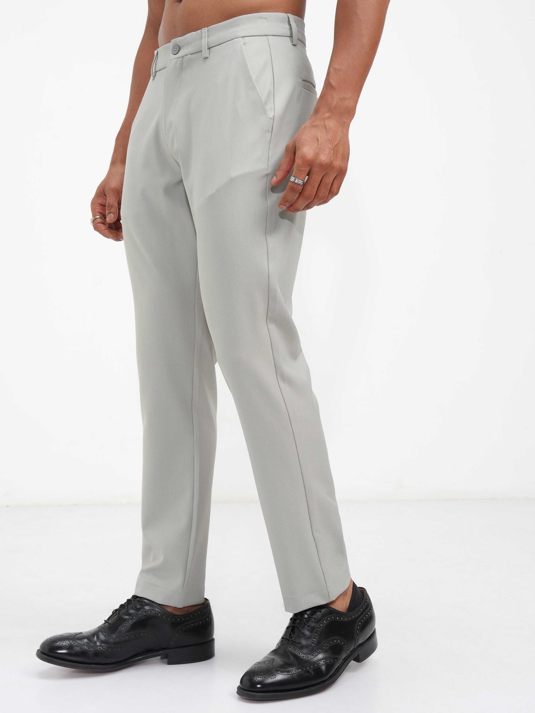 Highlander Men Grey Slim Fit Solid Casual Trouser - Grey - Image 4