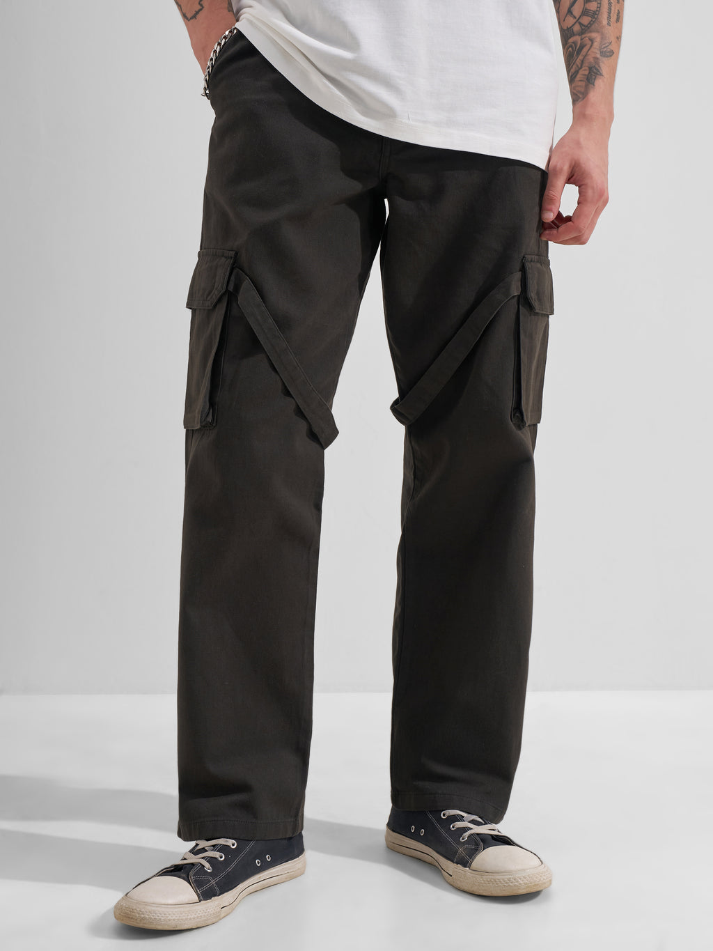 Highlander Men Olive Straight Fit Solid Cargos