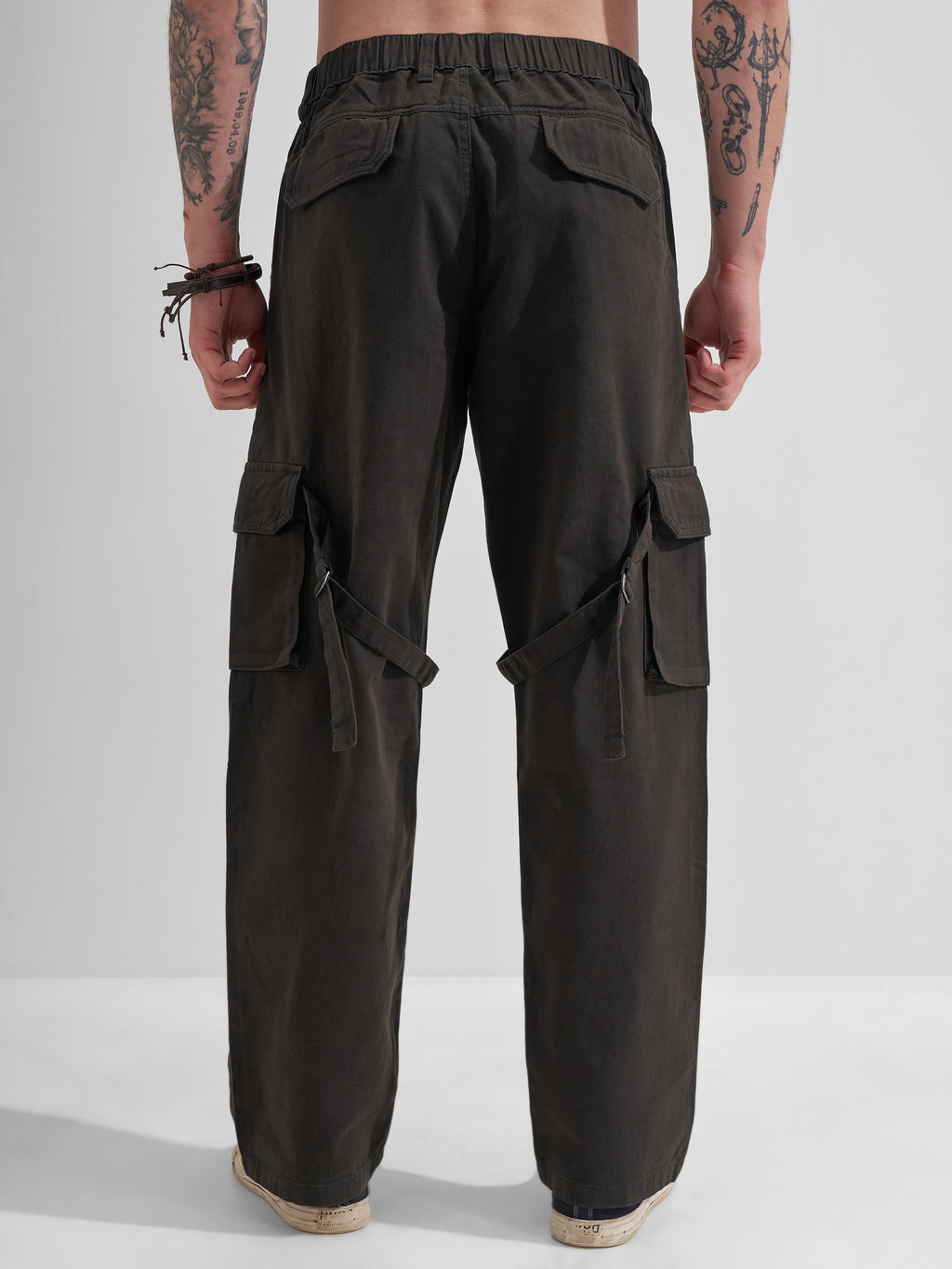 Highlander Men Olive Straight Fit Solid Cargos