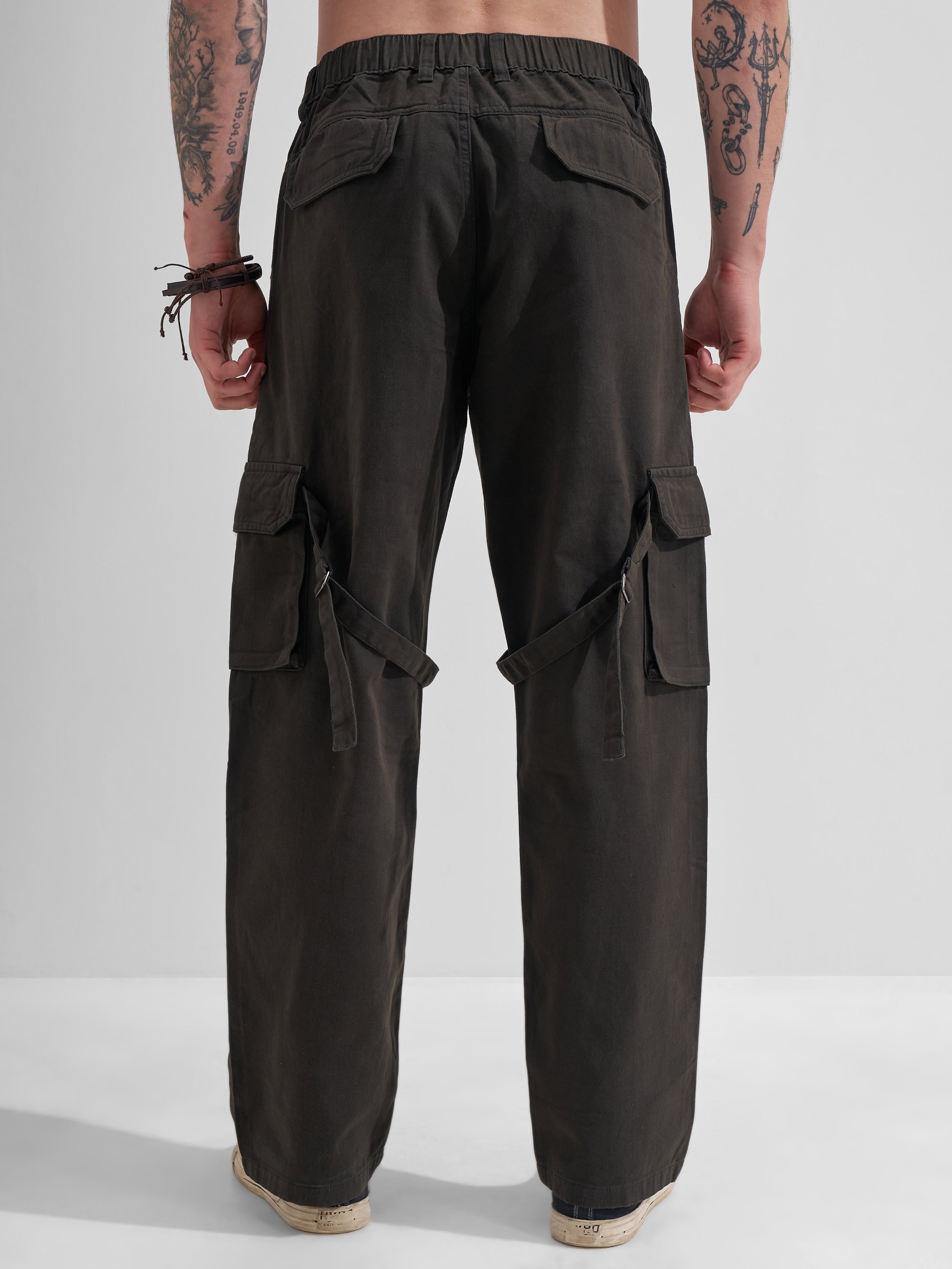Highlander Men Olive Straight Fit Solid Cargos