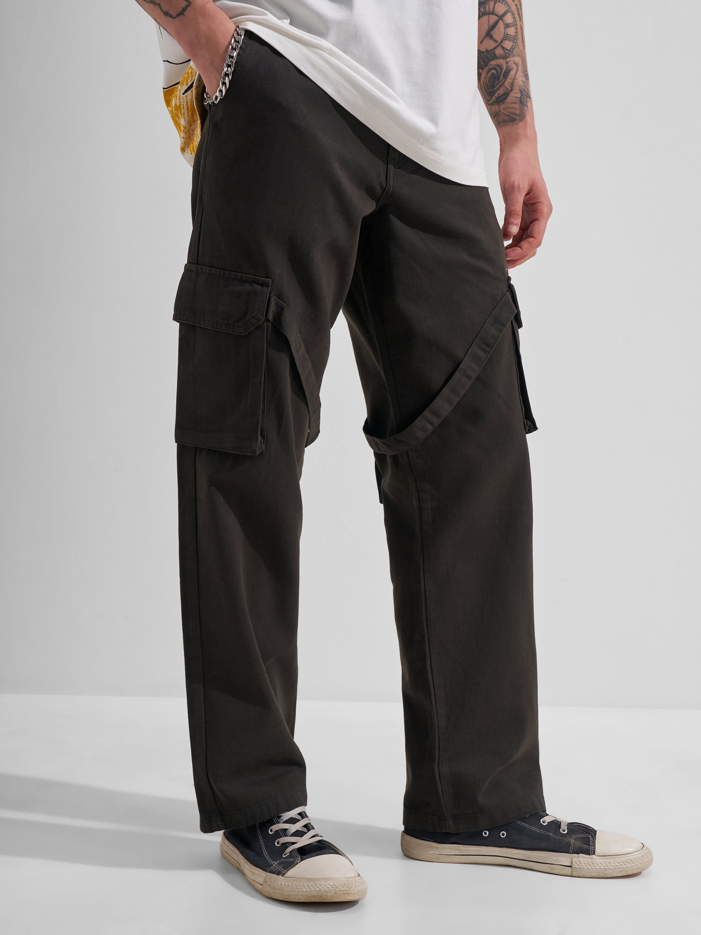 Highlander Men Olive Straight Fit Solid Cargos