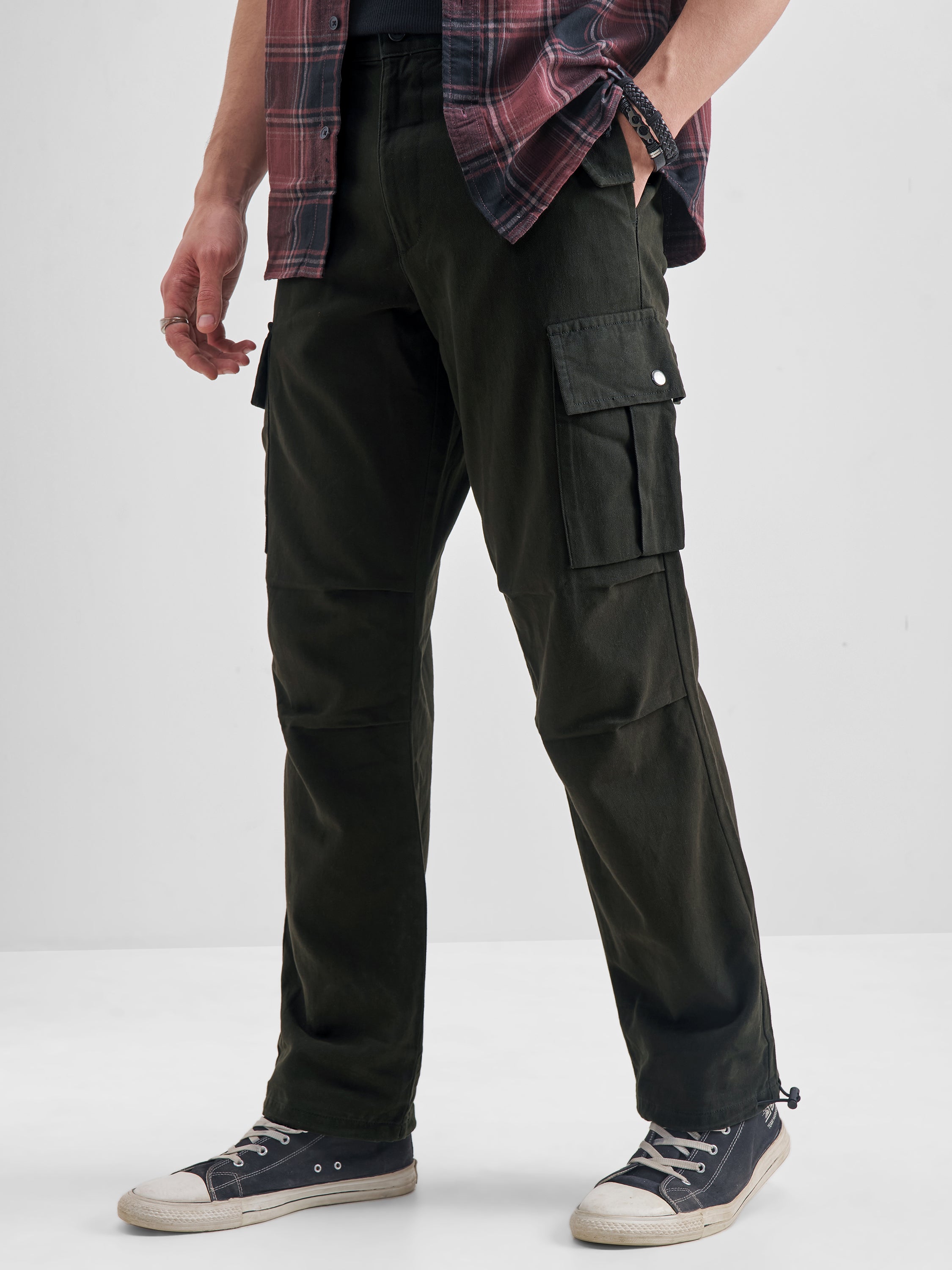 Highlander Men Black Straight Fit Solid Cargos - Black - Image 4