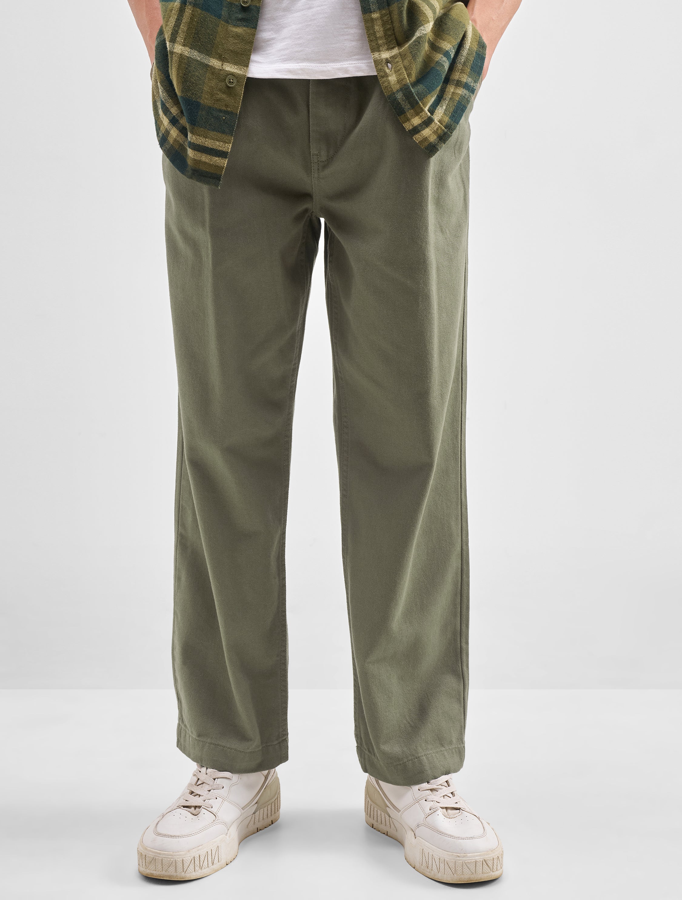 Highlander Men Olive Baggy Fit Solid Regular Trouser - Olive - Image 1