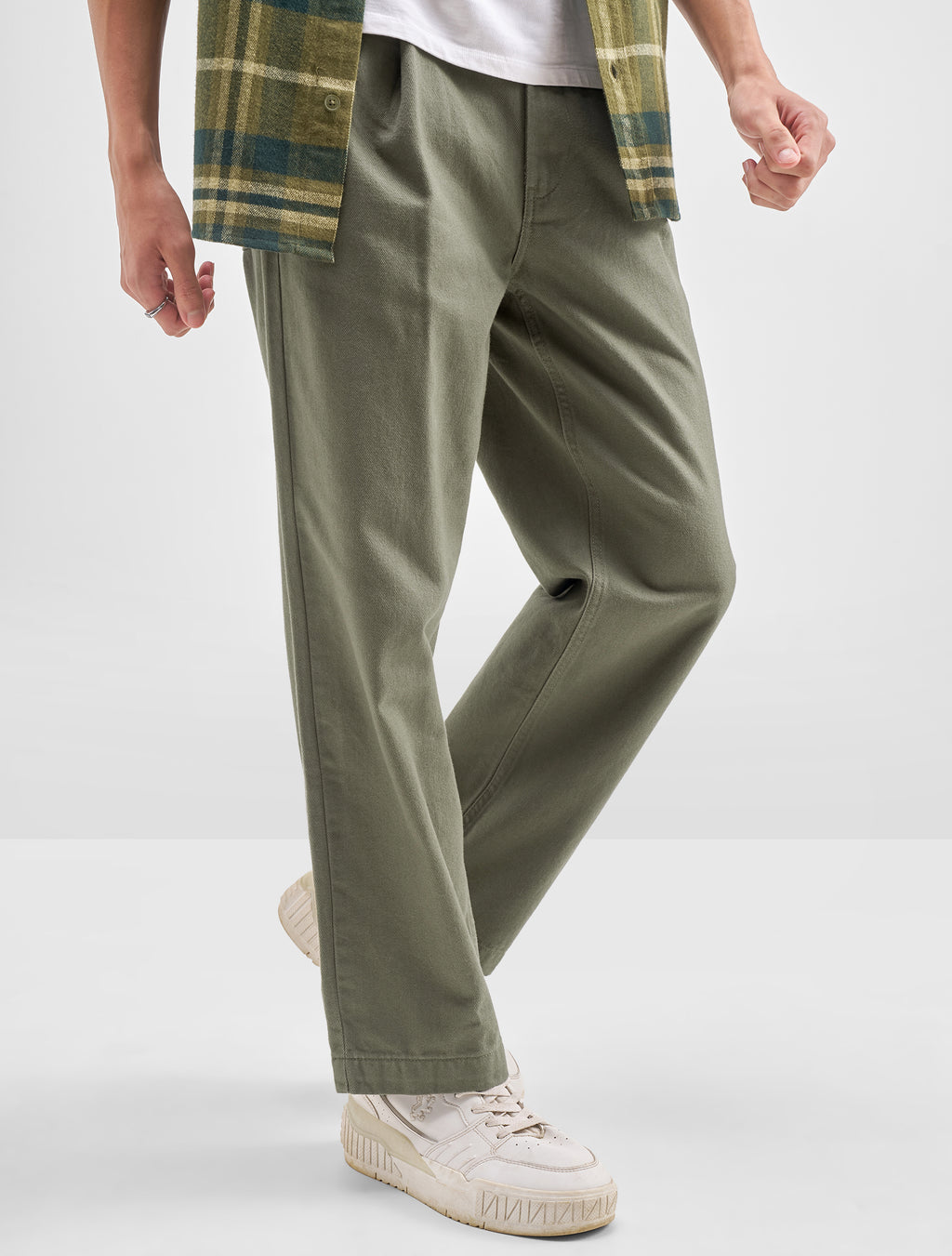 Highlander Men Olive Baggy Fit Solid Regular Trouser - Olive - Image 6