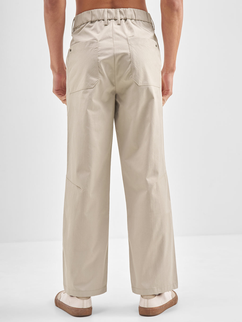 Highlander Men Beige Loose Fit Solid Regular Trouser - Beige - Image 3