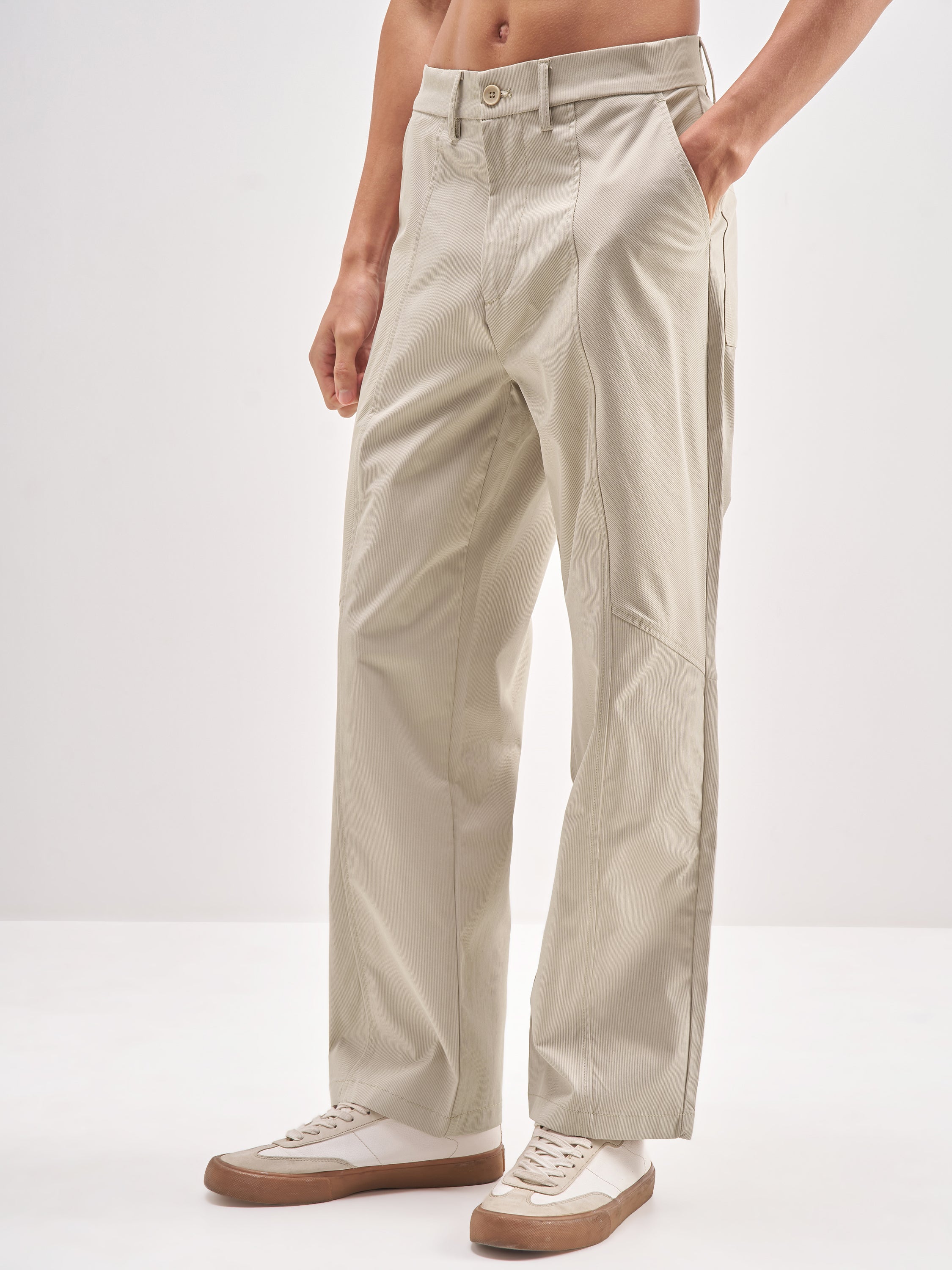 Highlander Men Beige Loose Fit Solid Regular Trouser - Beige - Image 4