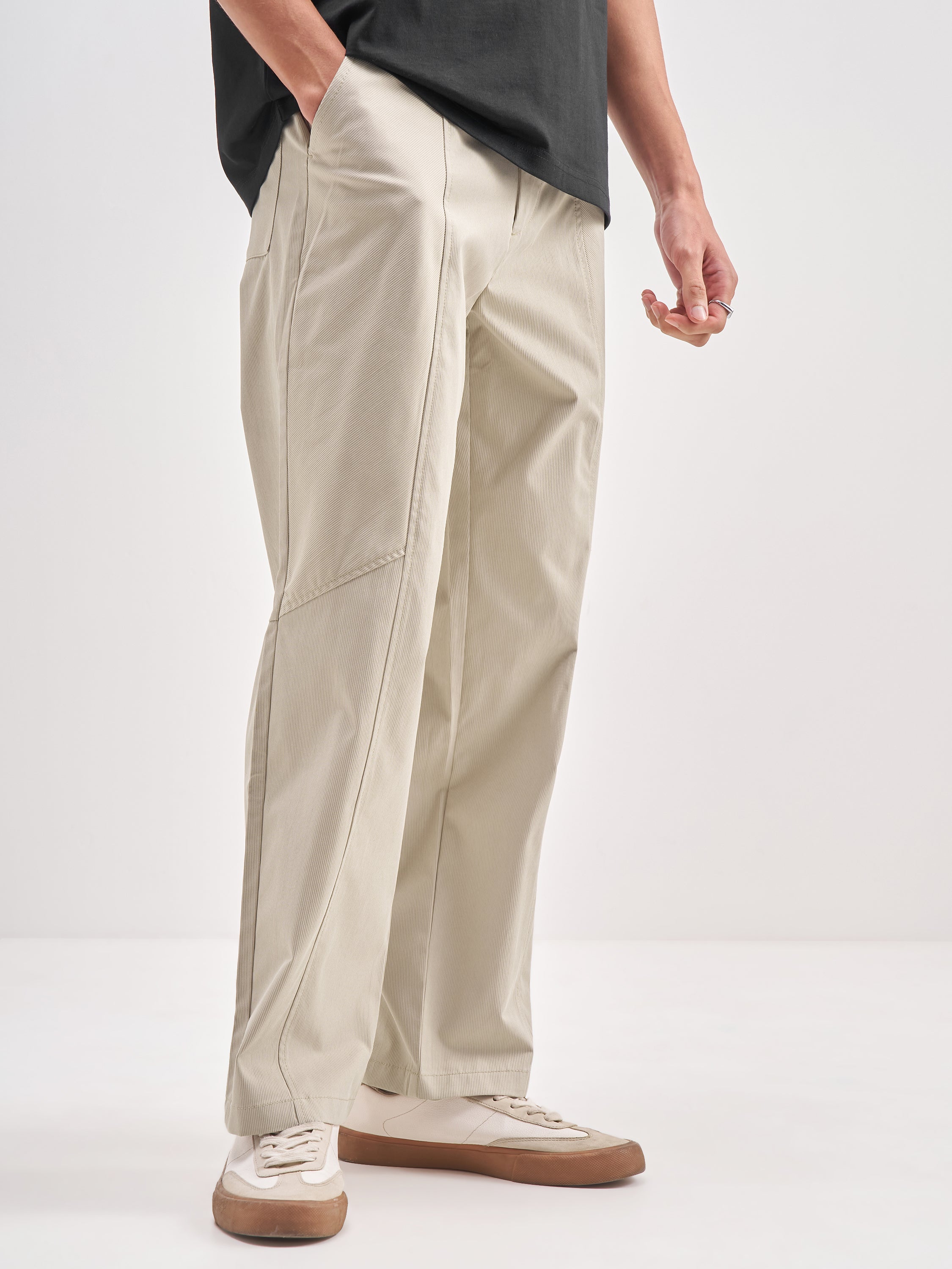 Highlander Men Beige Loose Fit Solid Regular Trouser - Beige - Image 6