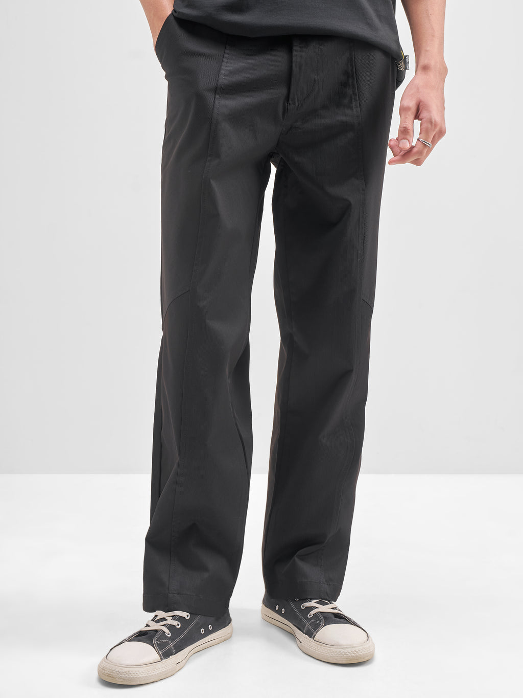 Highlander Men Black Loose Fit Solid Regular Trouser - Black - Image 1