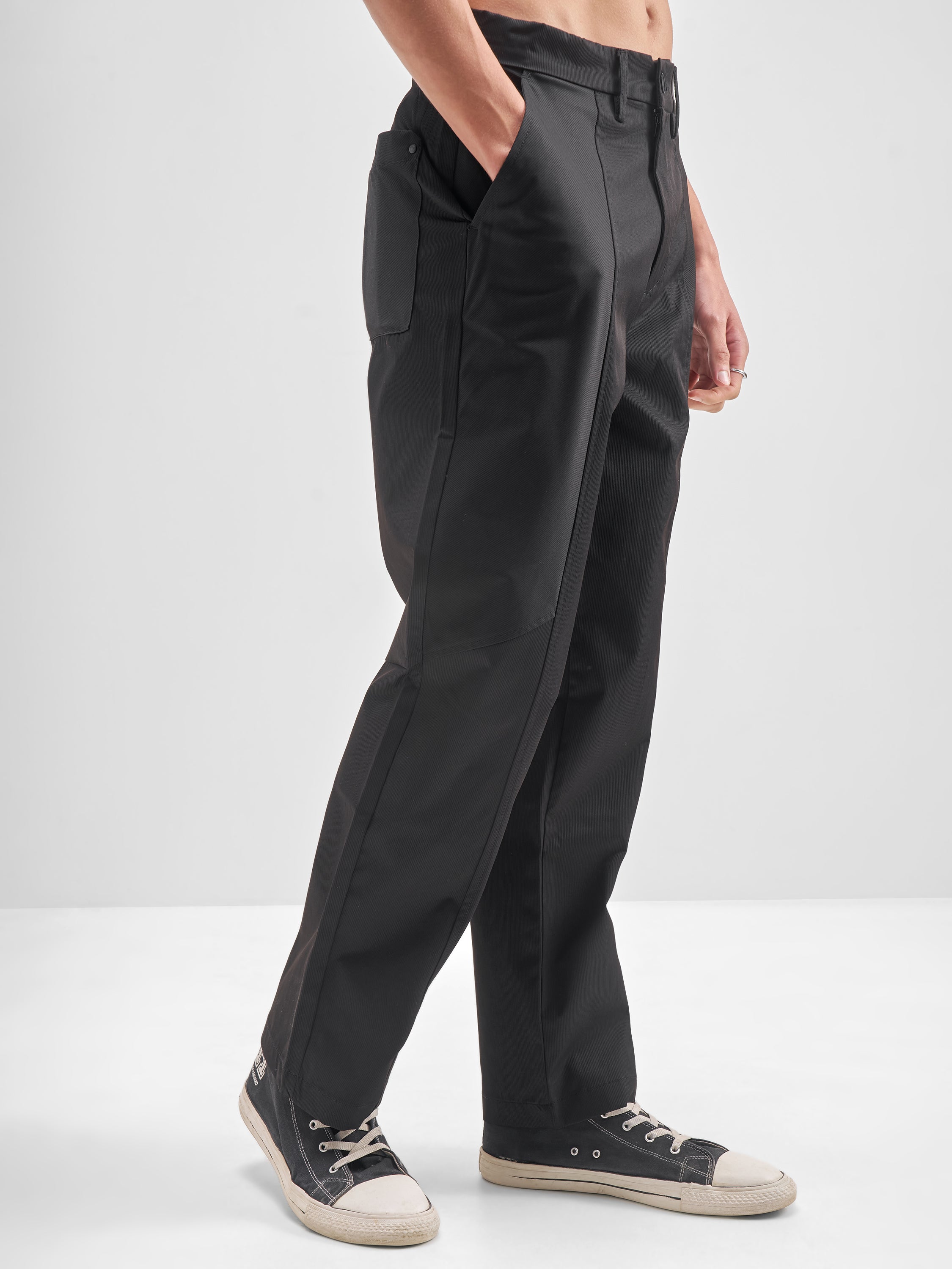 Highlander Men Black Loose Fit Solid Regular Trouser - Black - Image 6