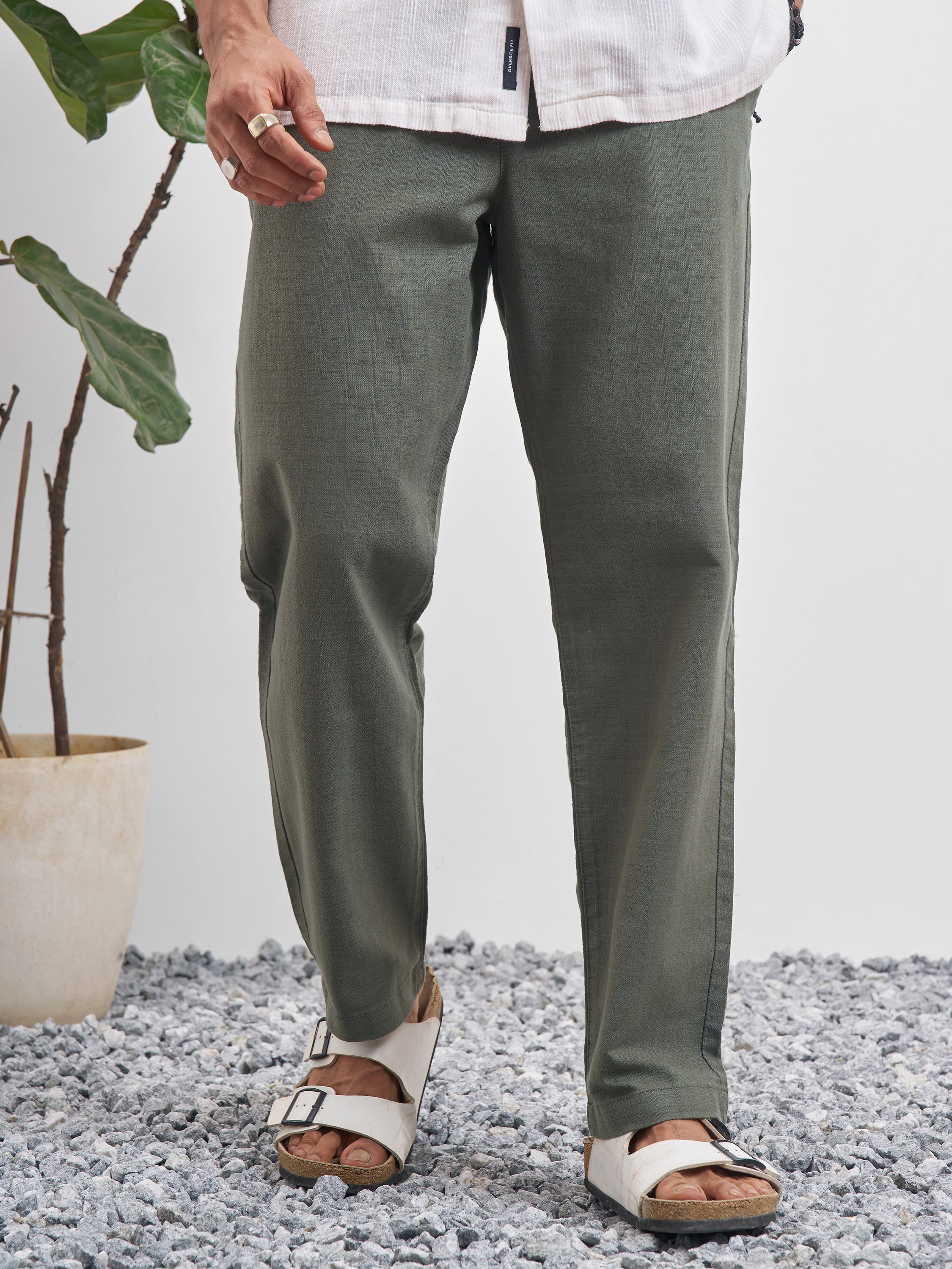 Highlander Men Green Relaxed Fit Solid Regular Trouser - Green - Image 1