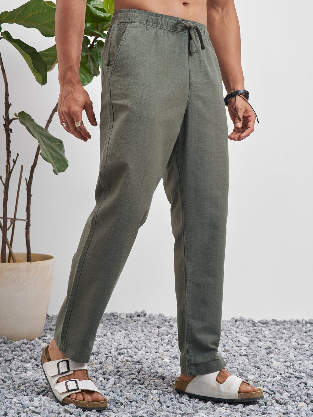 Highlander Men Green Relaxed Fit Solid Regular Trouser - Green - Image 6