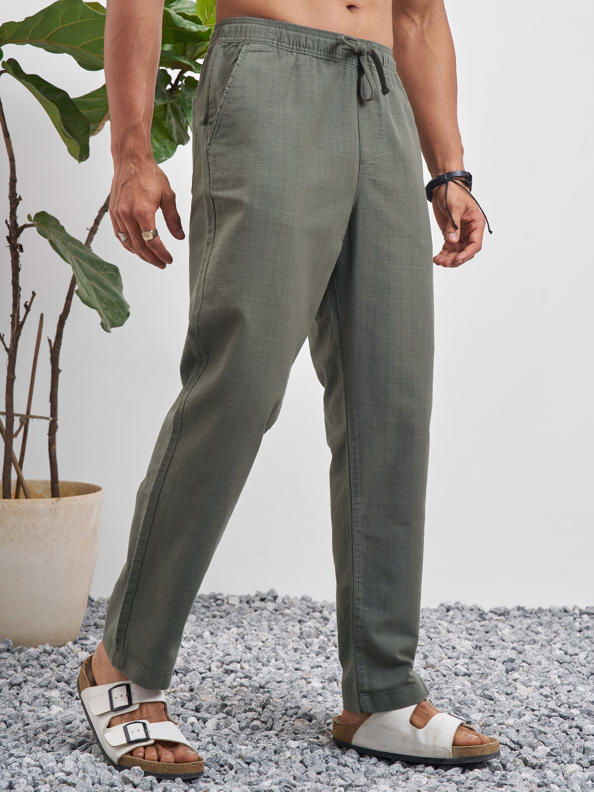 Highlander Men Green Relaxed Fit Solid Regular Trouser - Green - Image 6