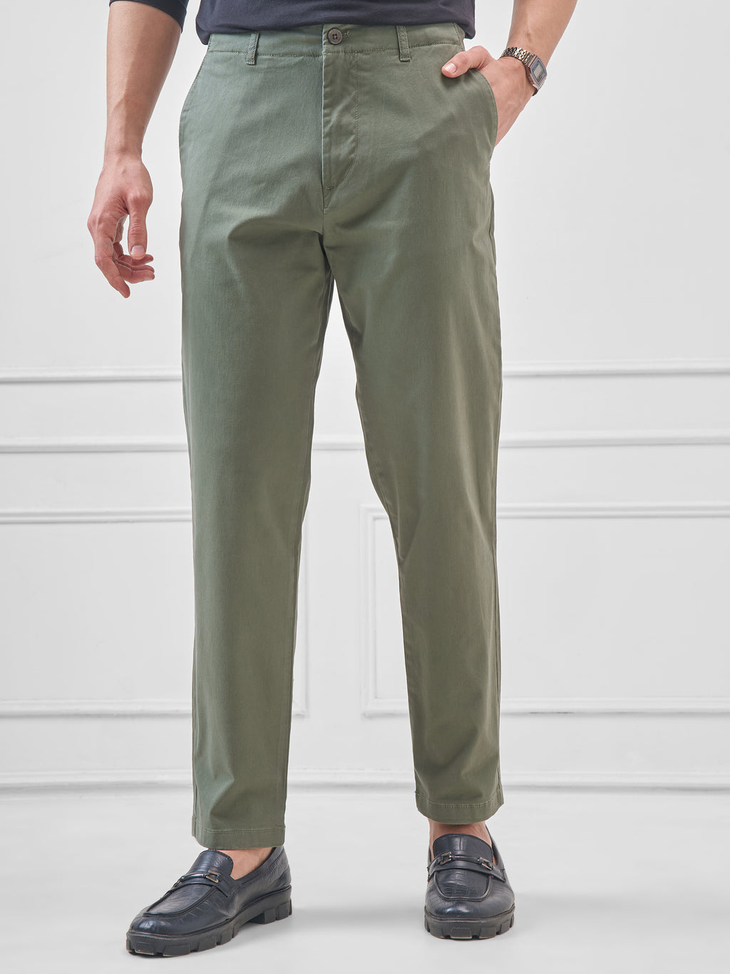 Highlander Men Green Relaxed Fit Solid Regular Trouser - Green - Image 1