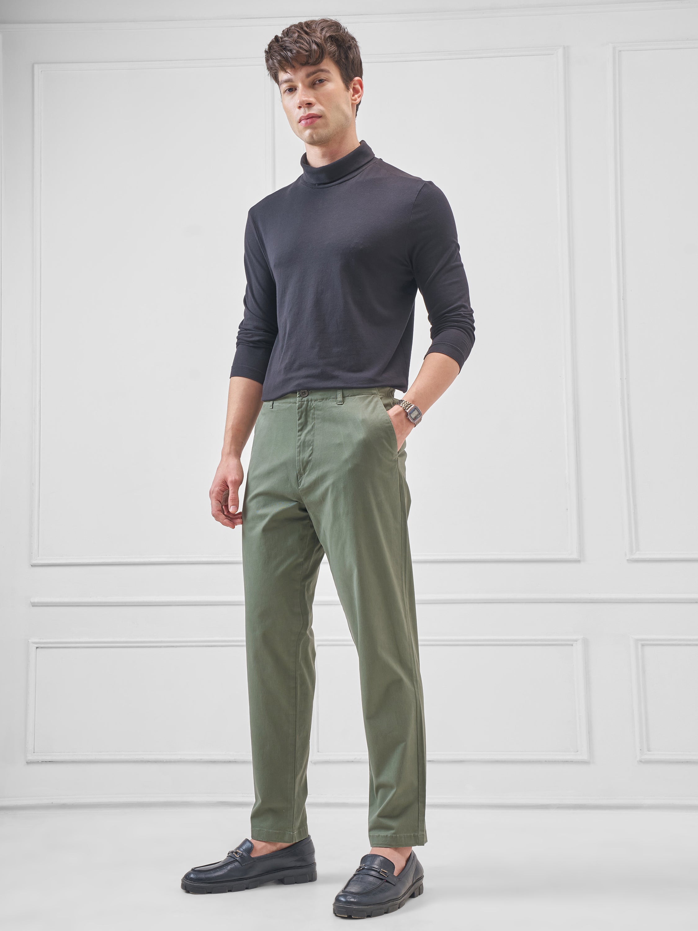Highlander Men Green Relaxed Fit Solid Regular Trouser - Green - Image 2