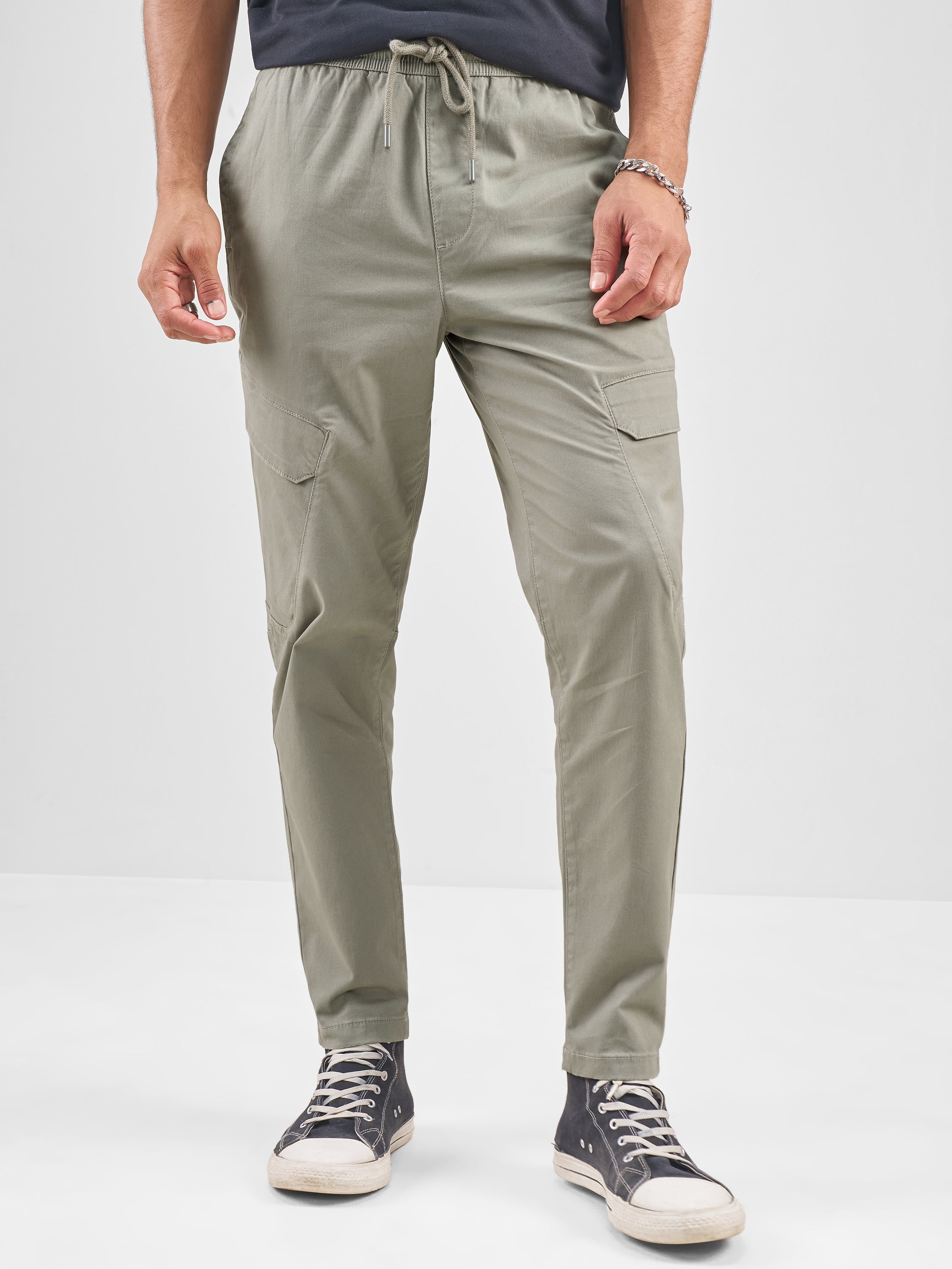 Highlander Men Green Slim Fit Solid Regular Trouser - Green - Image 1