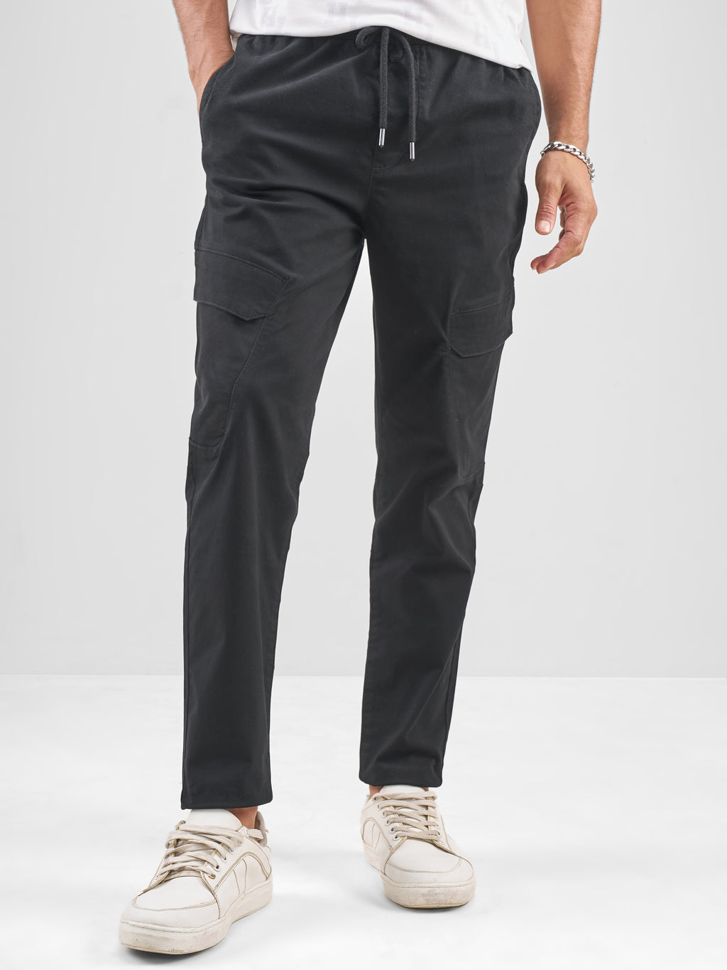Highlander Men Black Slim Fit Solid Regular Trouser - Black - Image 1