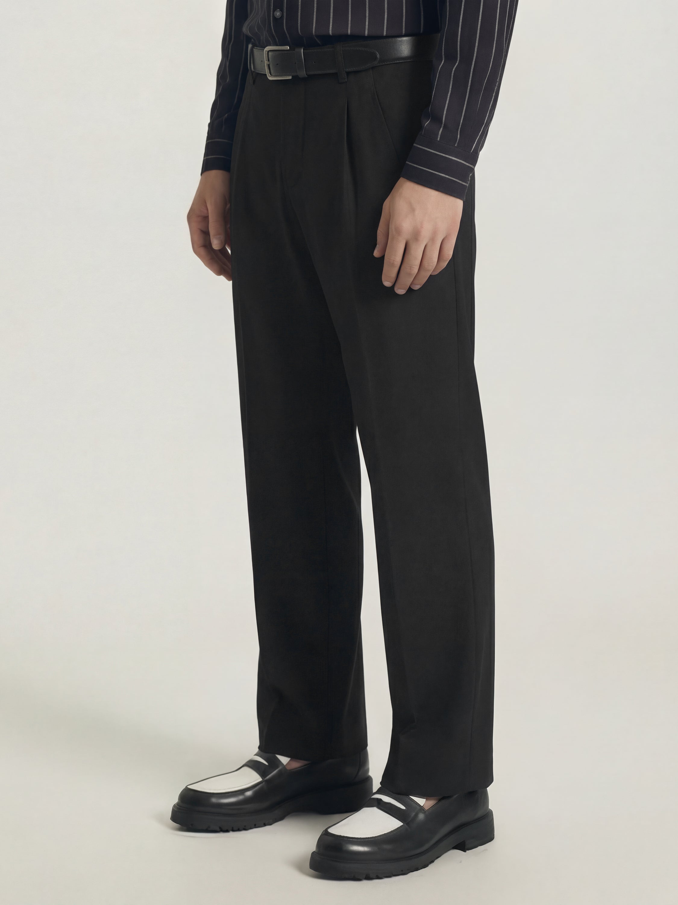 Highlander Men Black Relaxed Fit Solid Regular Trouser - Black - Image 4
