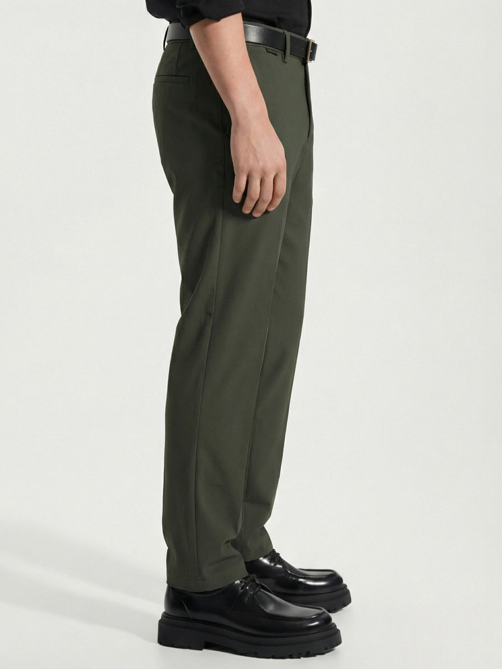 Highlander Men Olive Relaxed Fit Solid Regular Trouser - Olive - Image 4