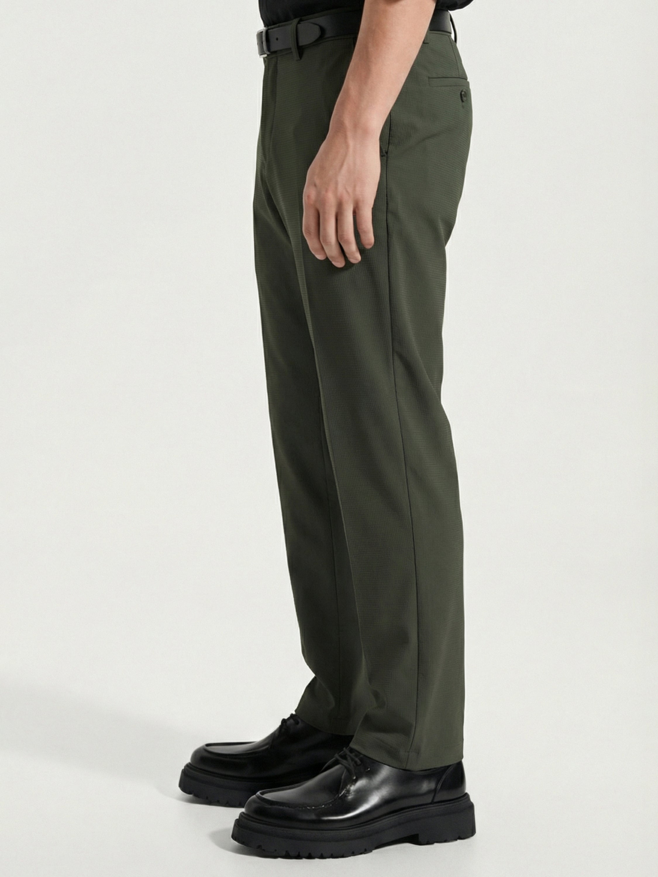 Highlander Men Olive Relaxed Fit Solid Regular Trouser - Olive - Image 5