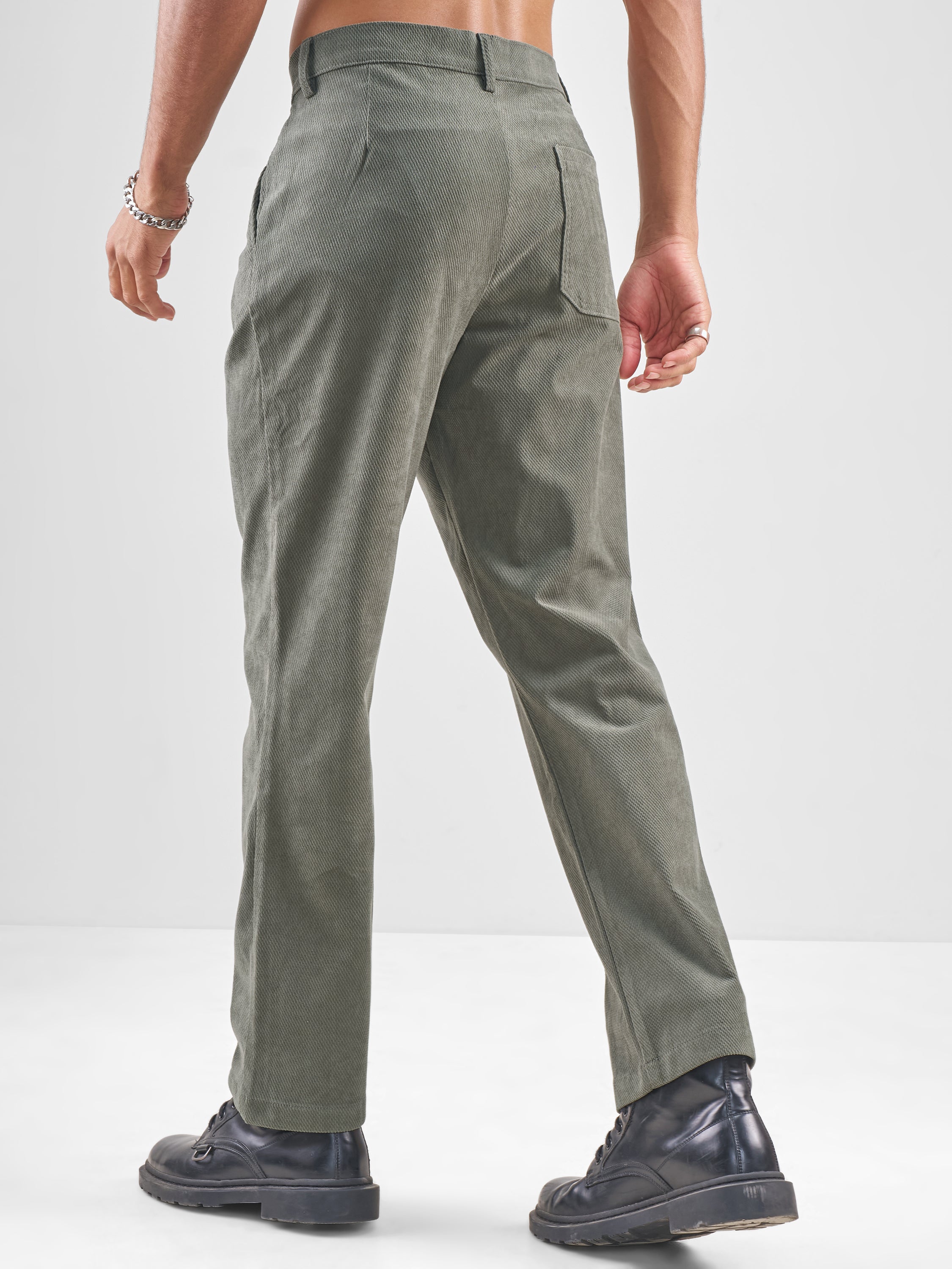 Highlander Men Olive Loose Fit Solid Regular Trouser - Olive - Image 3