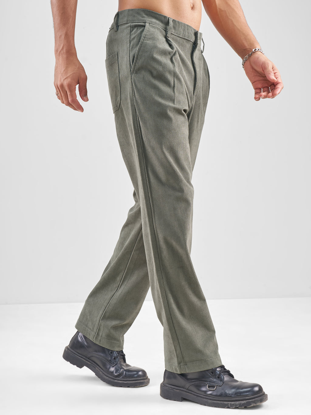 Highlander Men Olive Loose Fit Solid Regular Trouser - Olive - Image 6