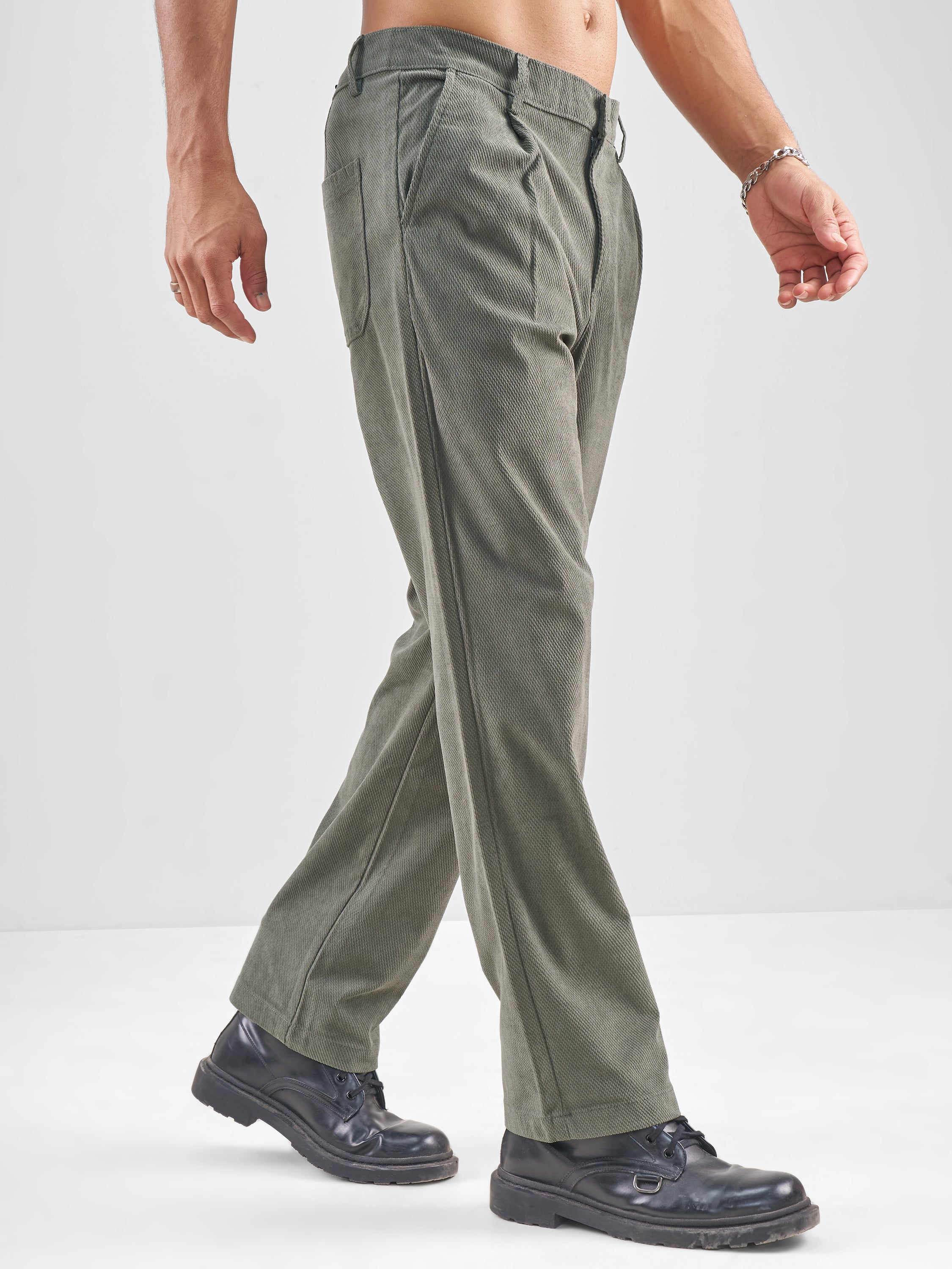Highlander Men Olive Loose Fit Solid Regular Trouser - Olive - Image 6