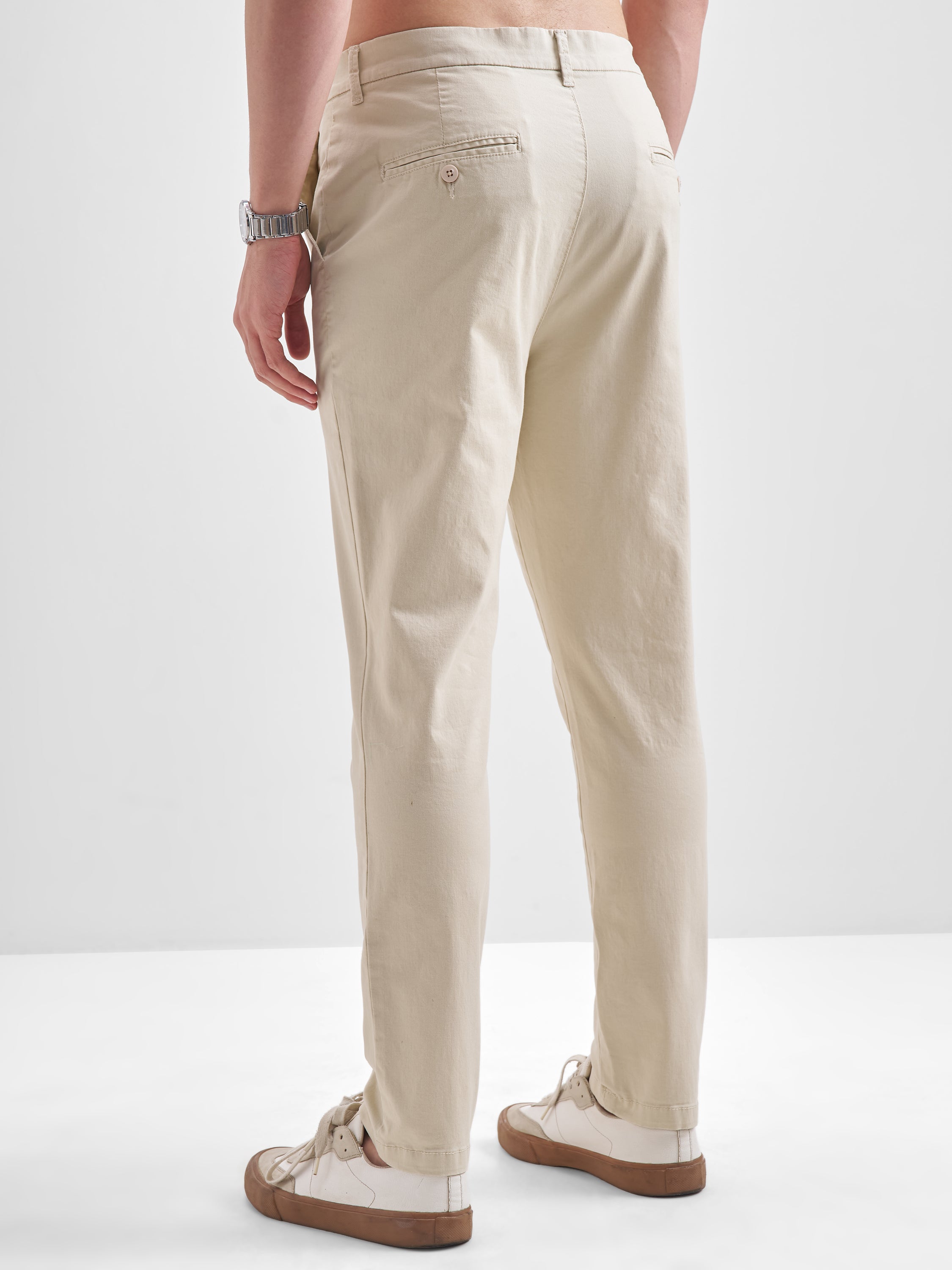 Highlander Men Off White Slim Fit Solid Regular Trouser - Off White - Image 3