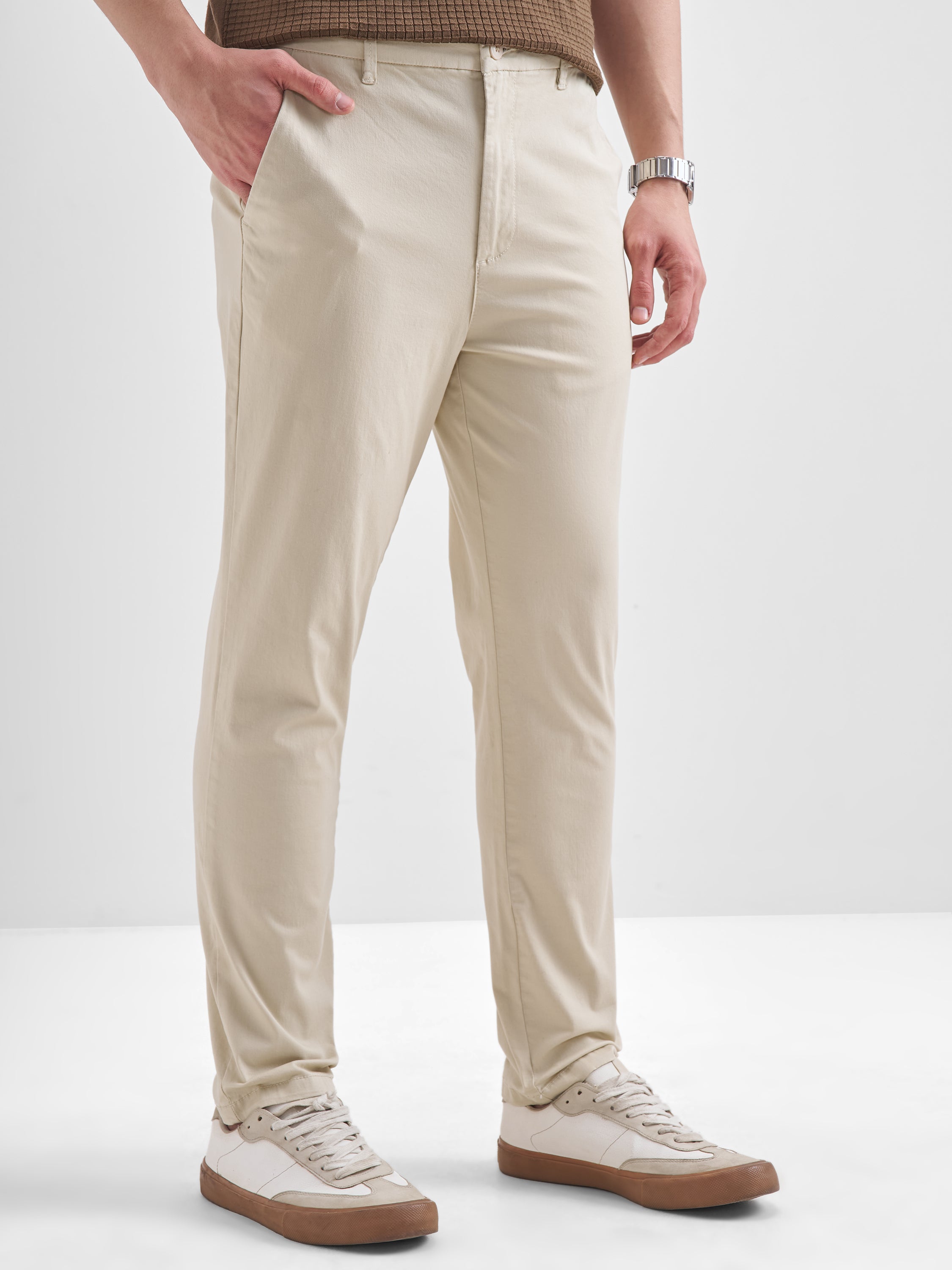 Highlander Men Off White Slim Fit Solid Regular Trouser - Off White - Image 6