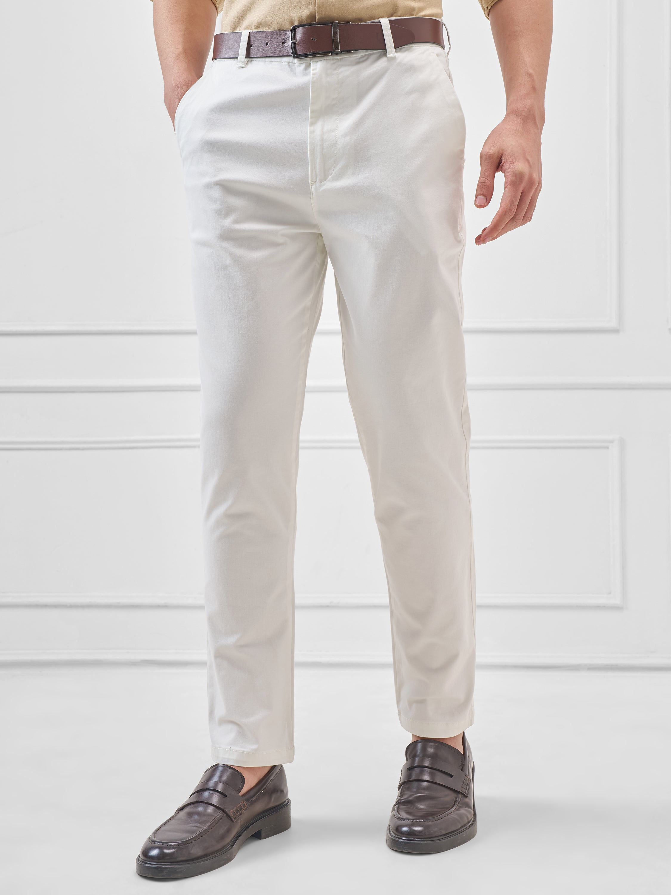 Highlander Men White Slim Fit Solid Regular Trouser - White - Image 1
