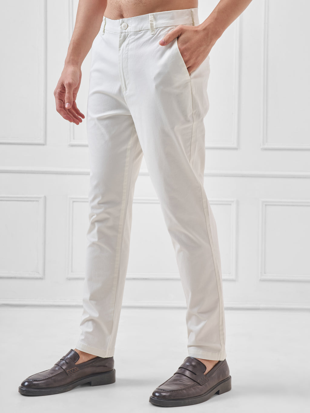 Highlander Men White Slim Fit Solid Regular Trouser - White - Image 4
