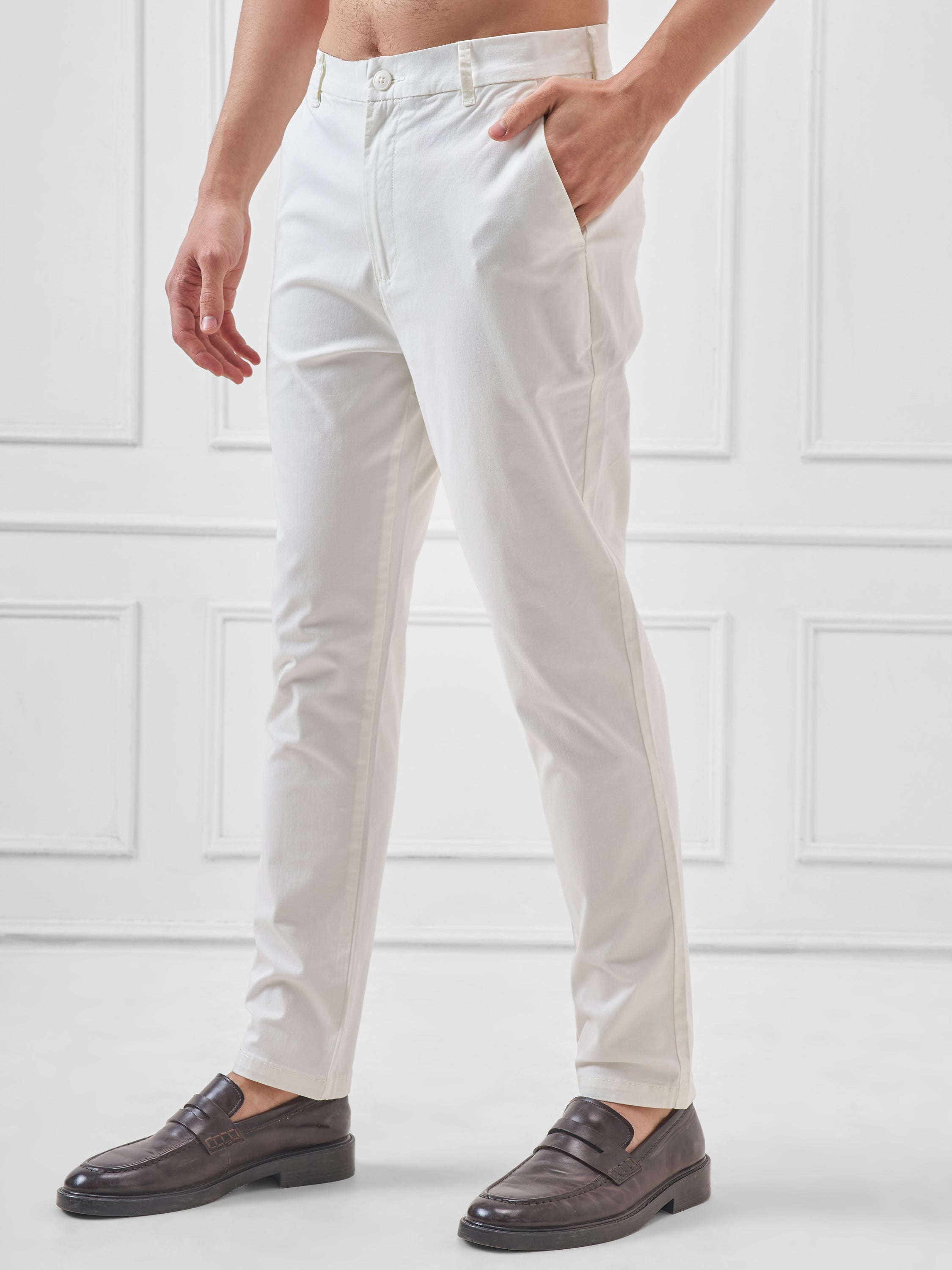 Highlander Men White Slim Fit Solid Regular Trouser - White - Image 4