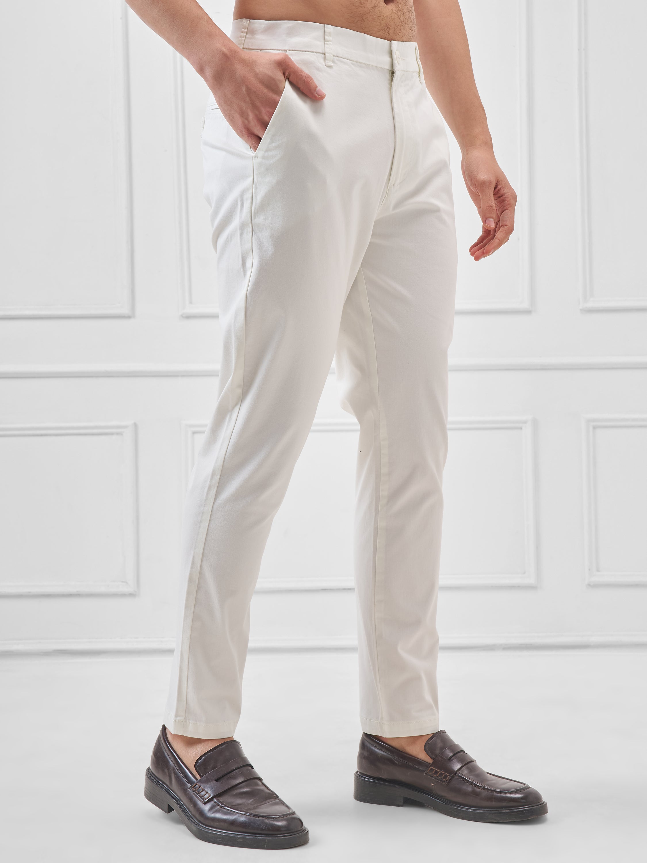 Highlander Men White Slim Fit Solid Regular Trouser - White - Image 6